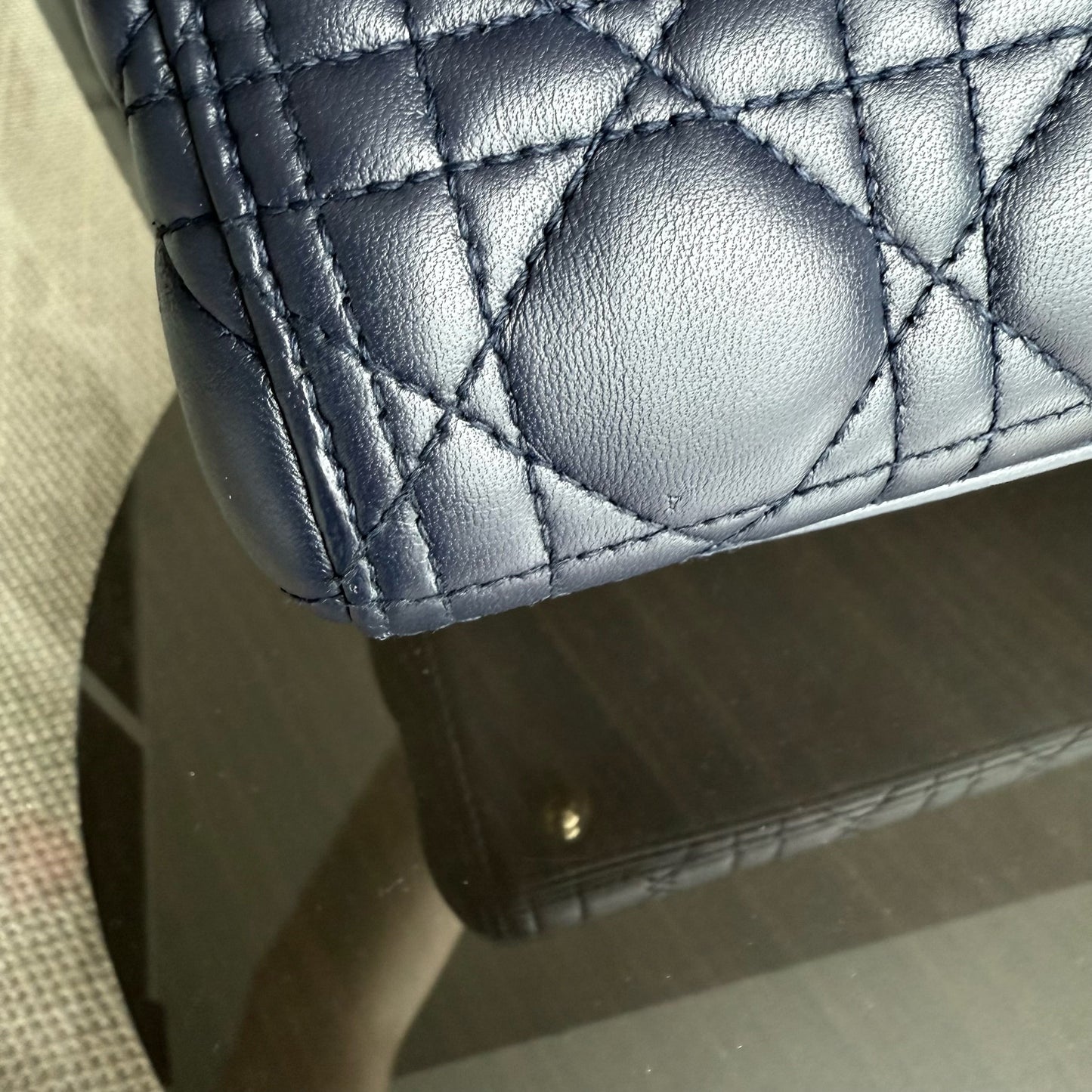 Kovancy Lady Grand rabat - Cuir d'agneau Canange bleu foncé, accessoires dorés