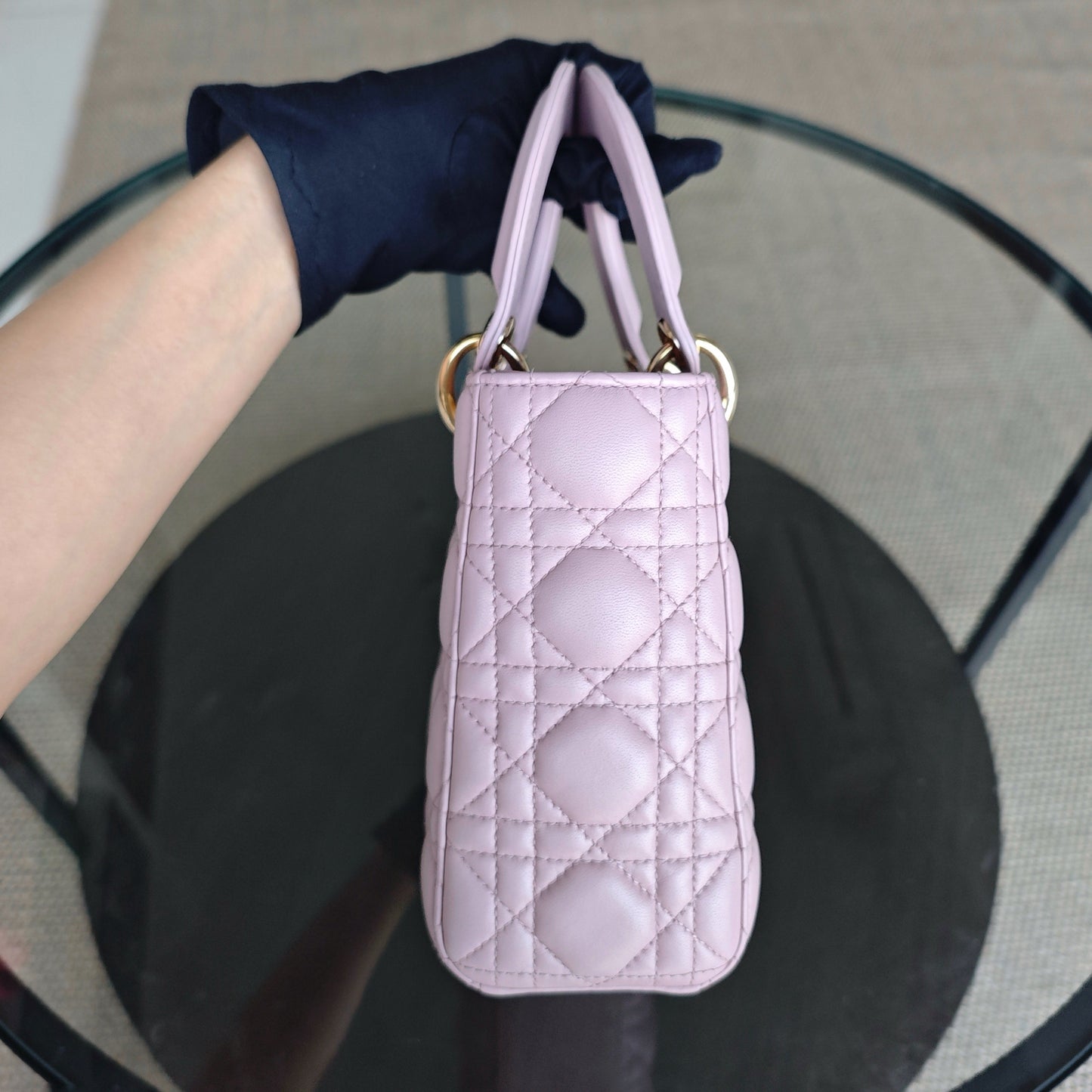 Kovancy Lady Petit modèle - Cuir d'agneau Cannage rose avec finitions dorées