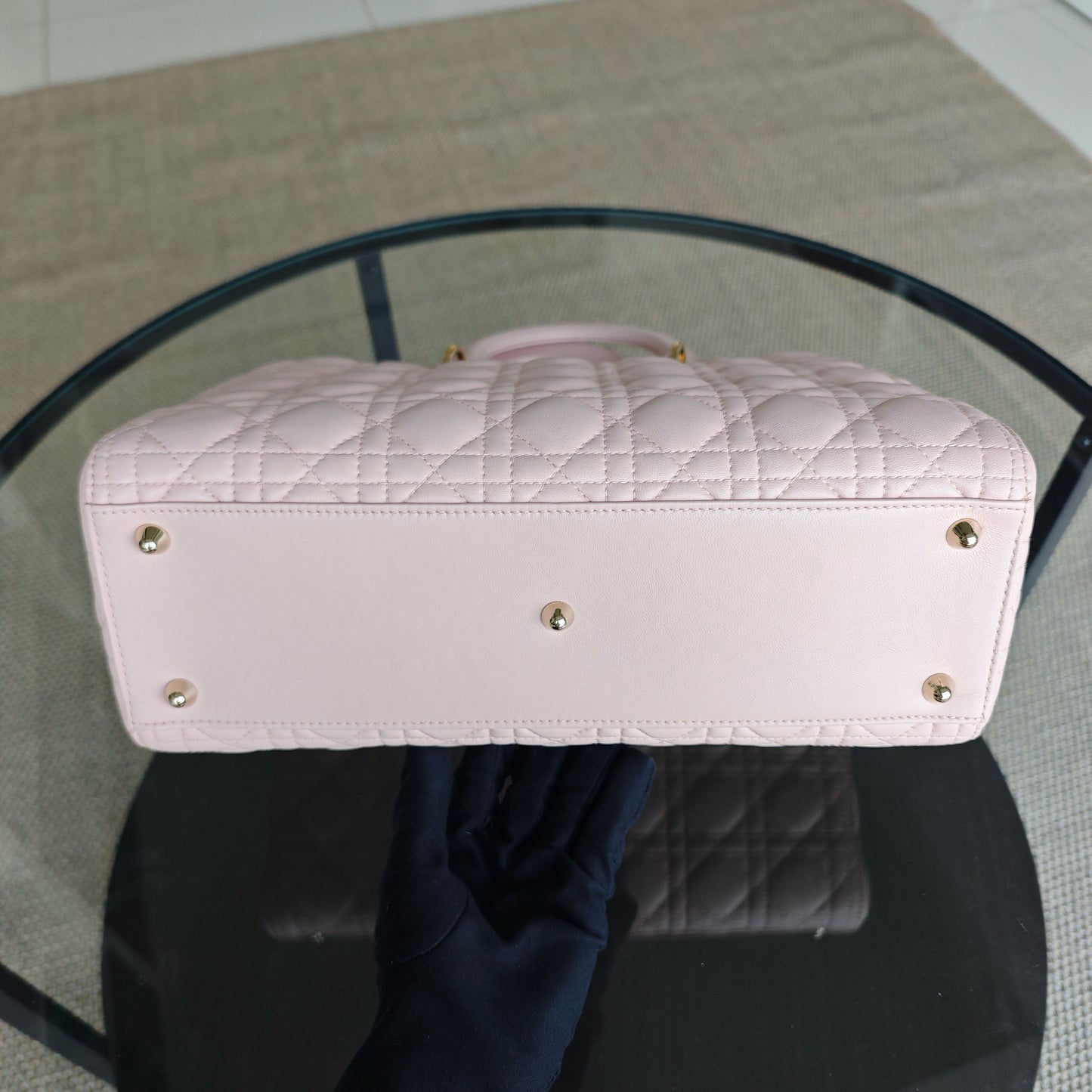 Kovancy Lady Grand modèle - Cuir d'agneau Cannage rose clair avec finitions dorées