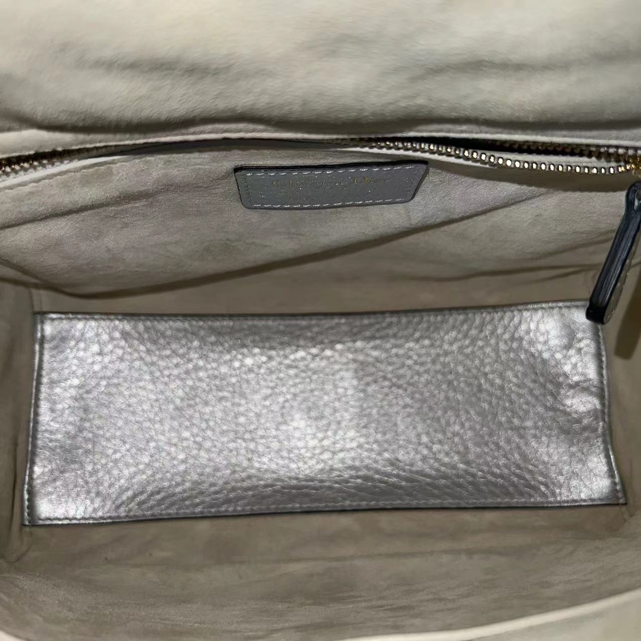 Kovancy Lady Medium - Cuir de veau grainé, accessoires métalliques argentés et dorés