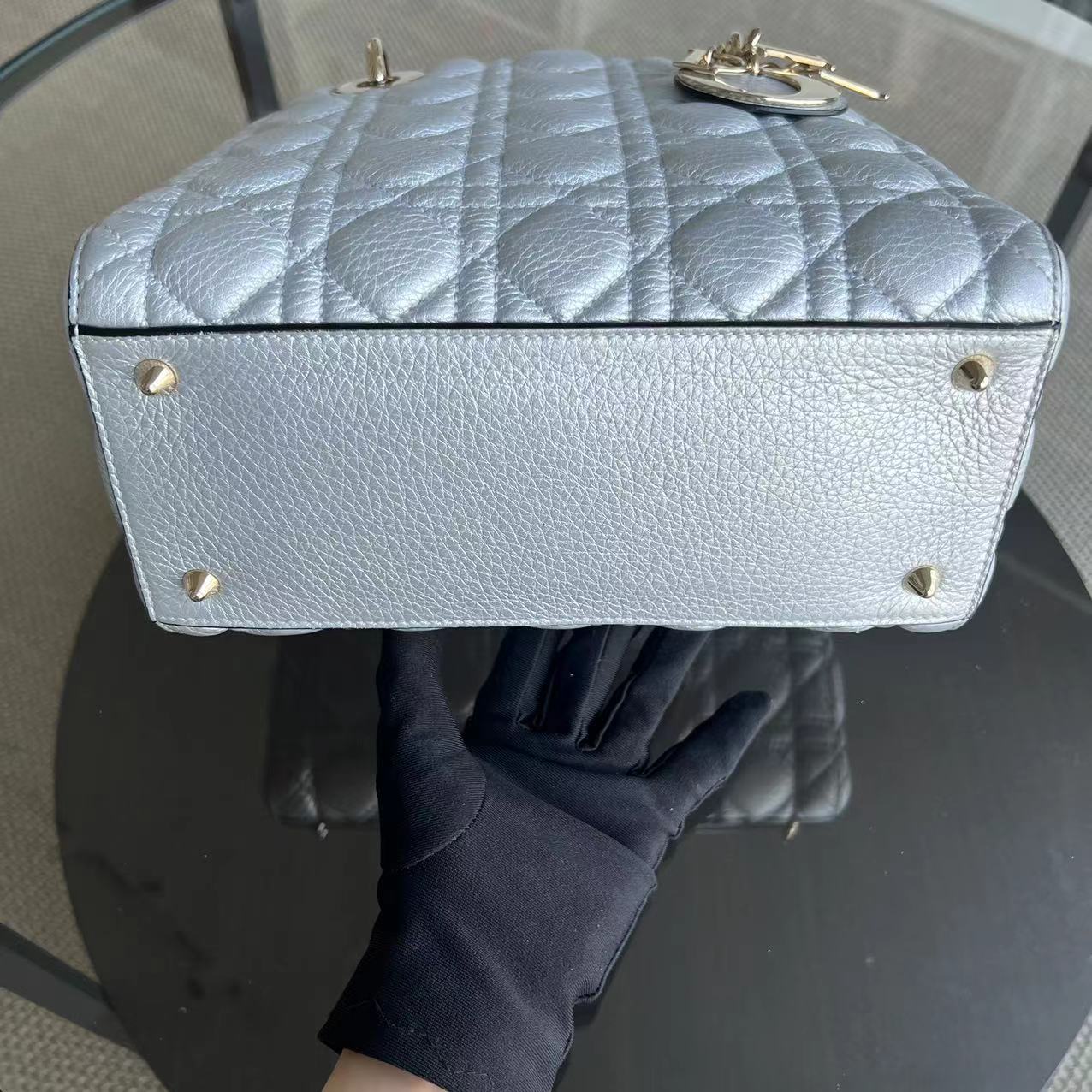 Kovancy Lady Medium - Cuir de veau grainé, accessoires métalliques argentés et dorés