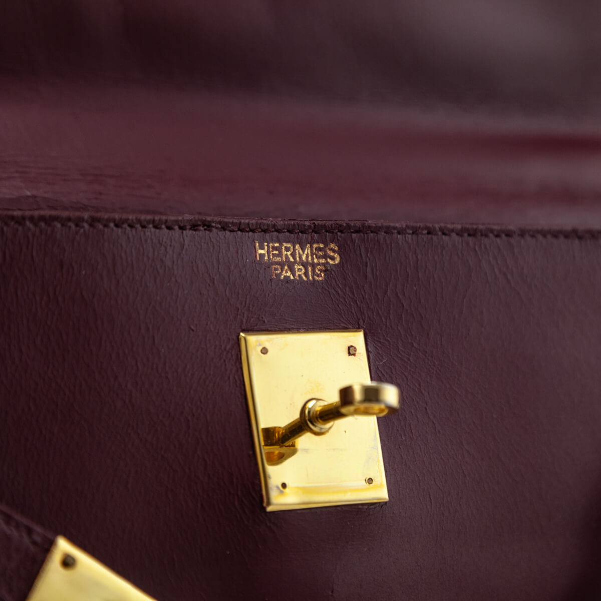 Hermès Burgundy Box Vintage Kelly 32 Retourne