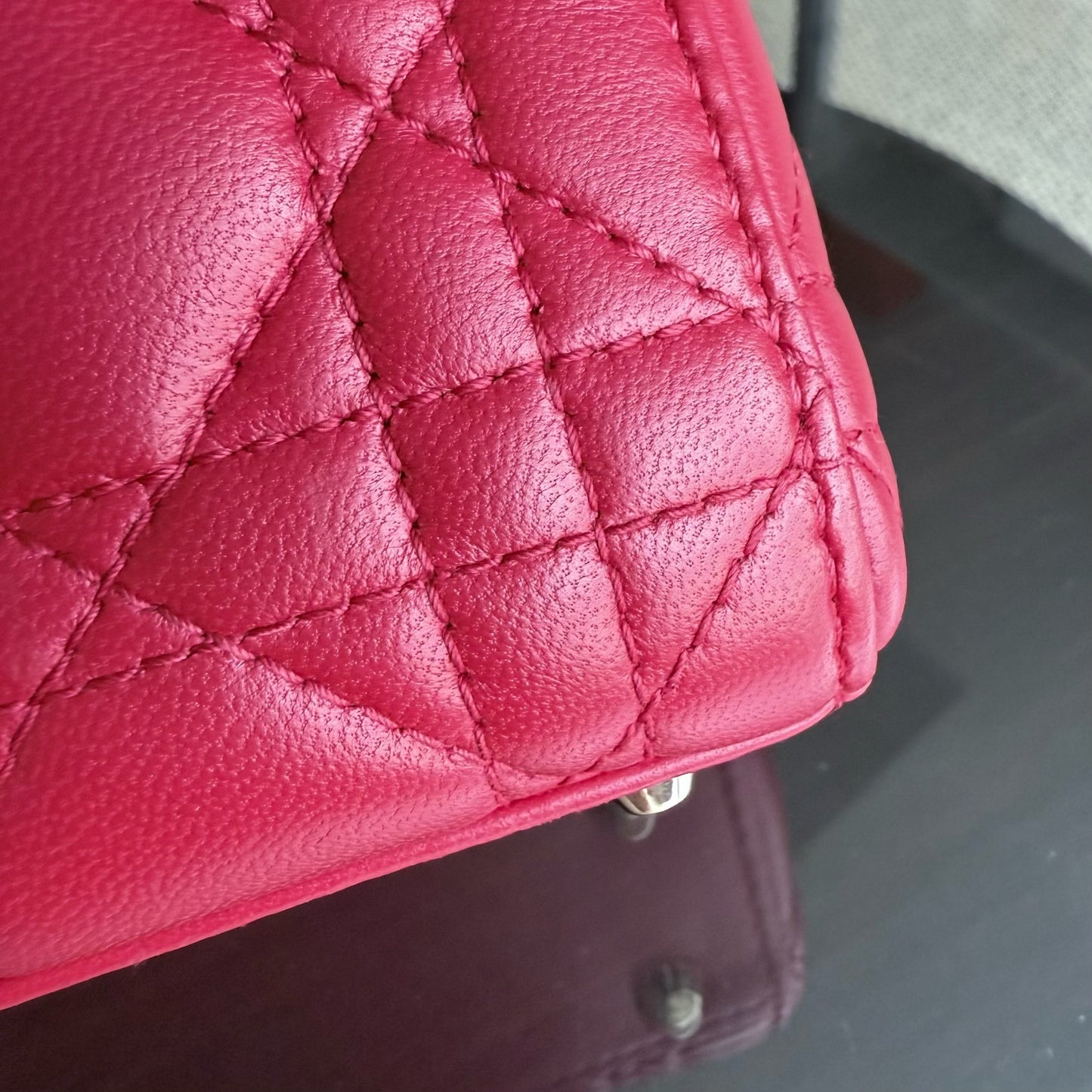 Kovancy Lady Mini - Bandoulière réglable en cuir d'agneau Cannage rouge et matériel doré