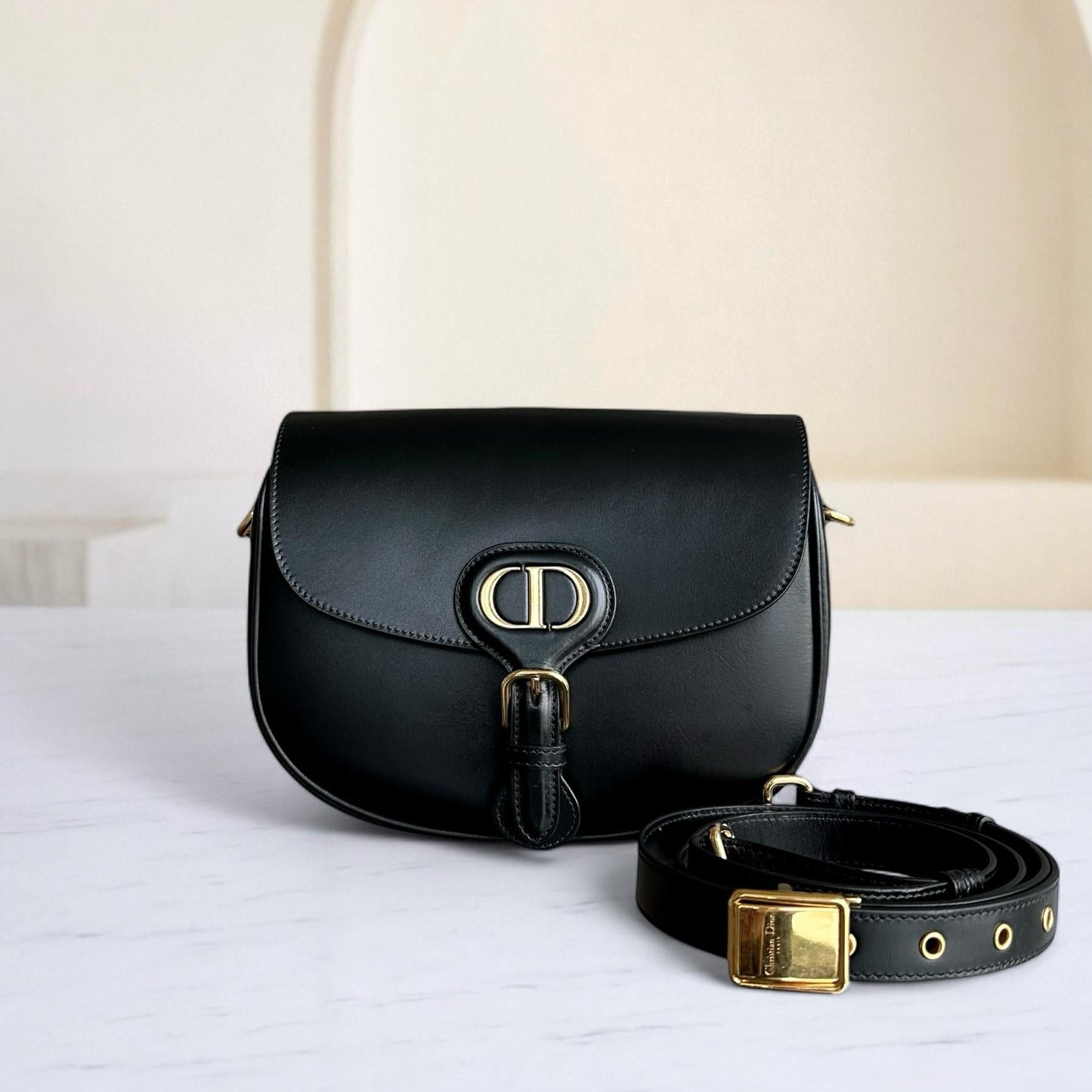Kovancy Bobby Medium - Cuir de veau lisse noir, finitions dorées