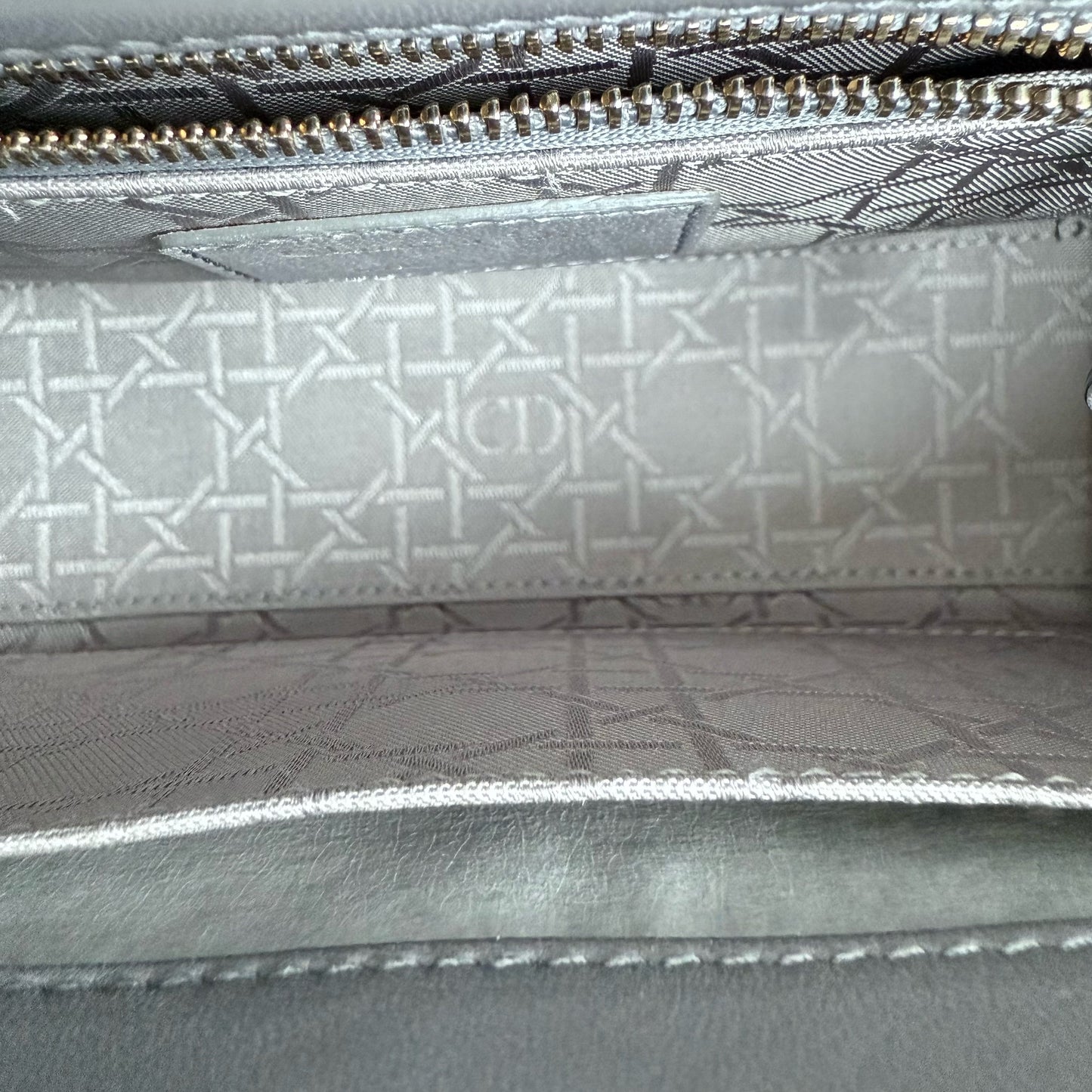 Kovancy Lady Petit - Cuir d'agneau Cannage Gris Gris Quincaillerie dorée