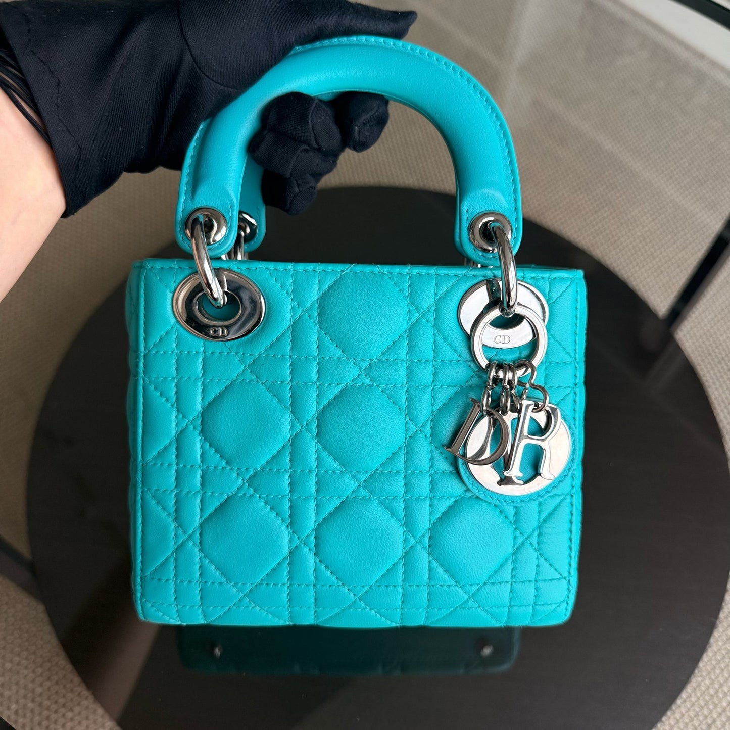 Kovancy Lady Mini - Sangle réglable en cuir d'agneau Cannage bleu cyan et matériel argenté