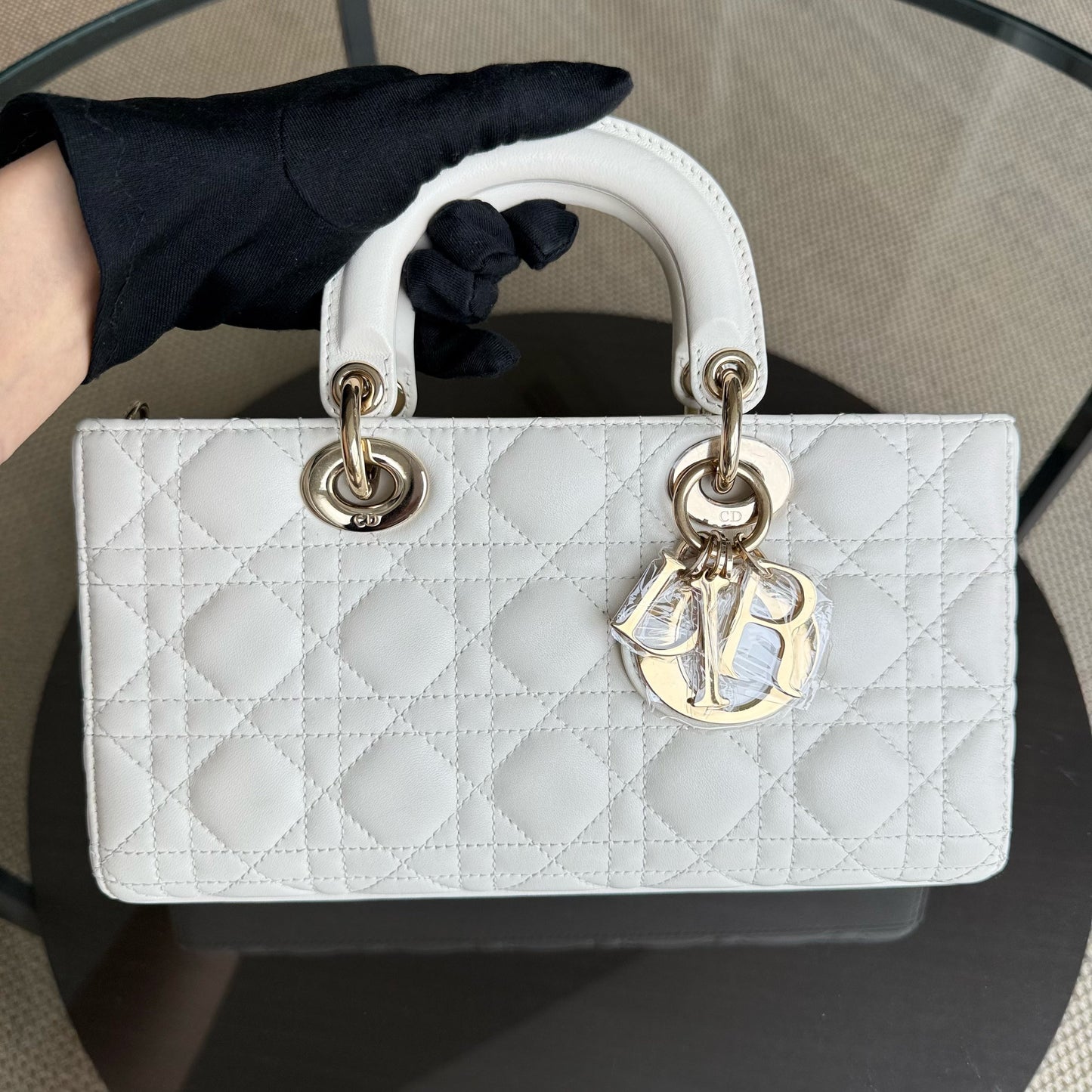 Kovancy D-joy Medium - Cuir d'agneau Cannage Blanc Quincaillerie en or