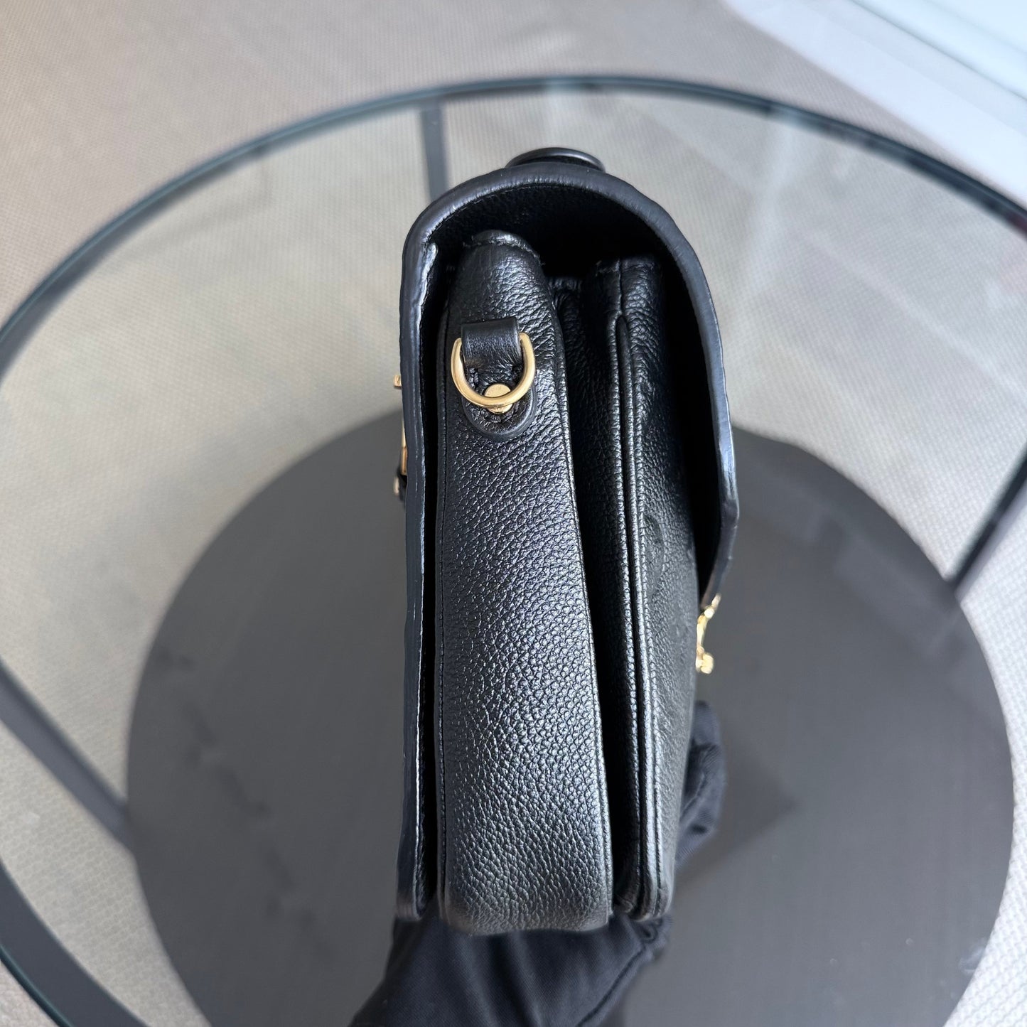 Kovancy Pochette Metis - Monogram Empreinte Cuir Noir Noir Or Quincaillerie