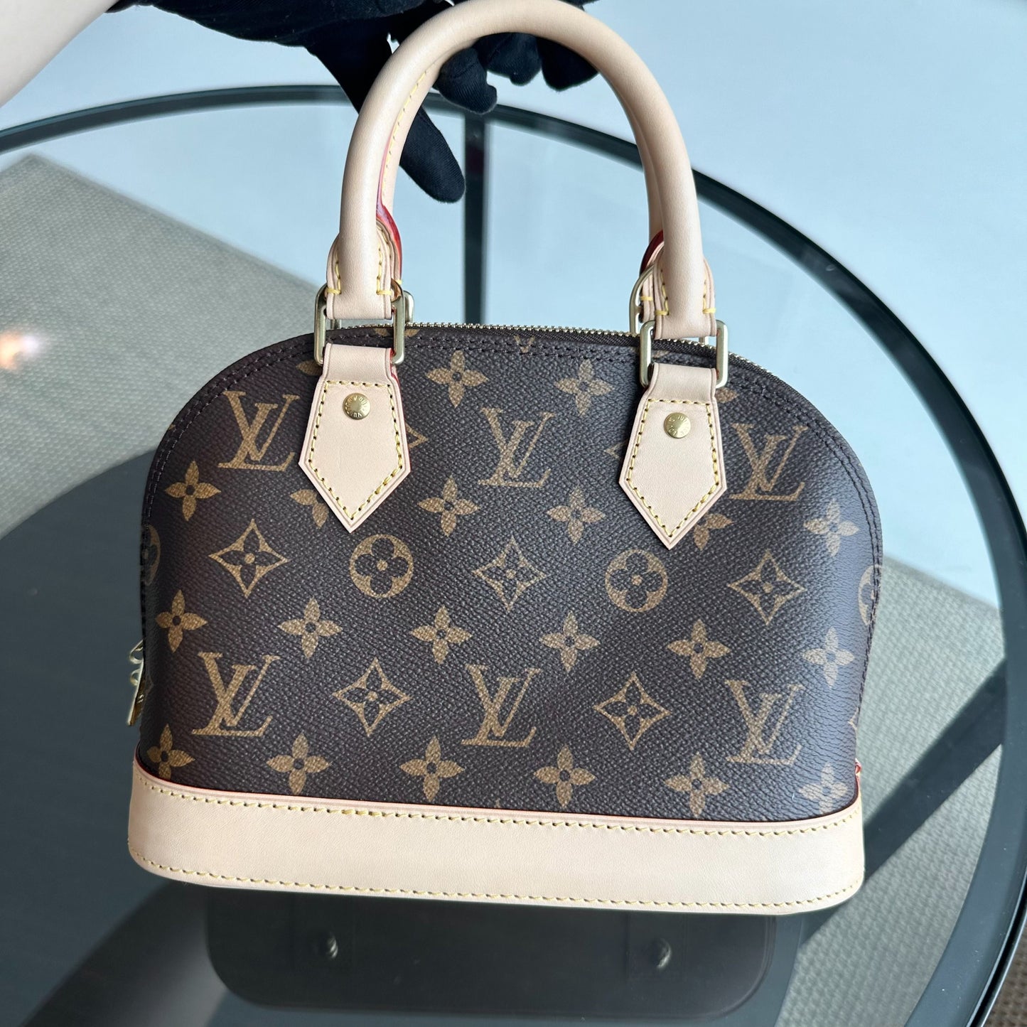 Kovancy Sac à bandoulière en cuir Alma BB Monogram