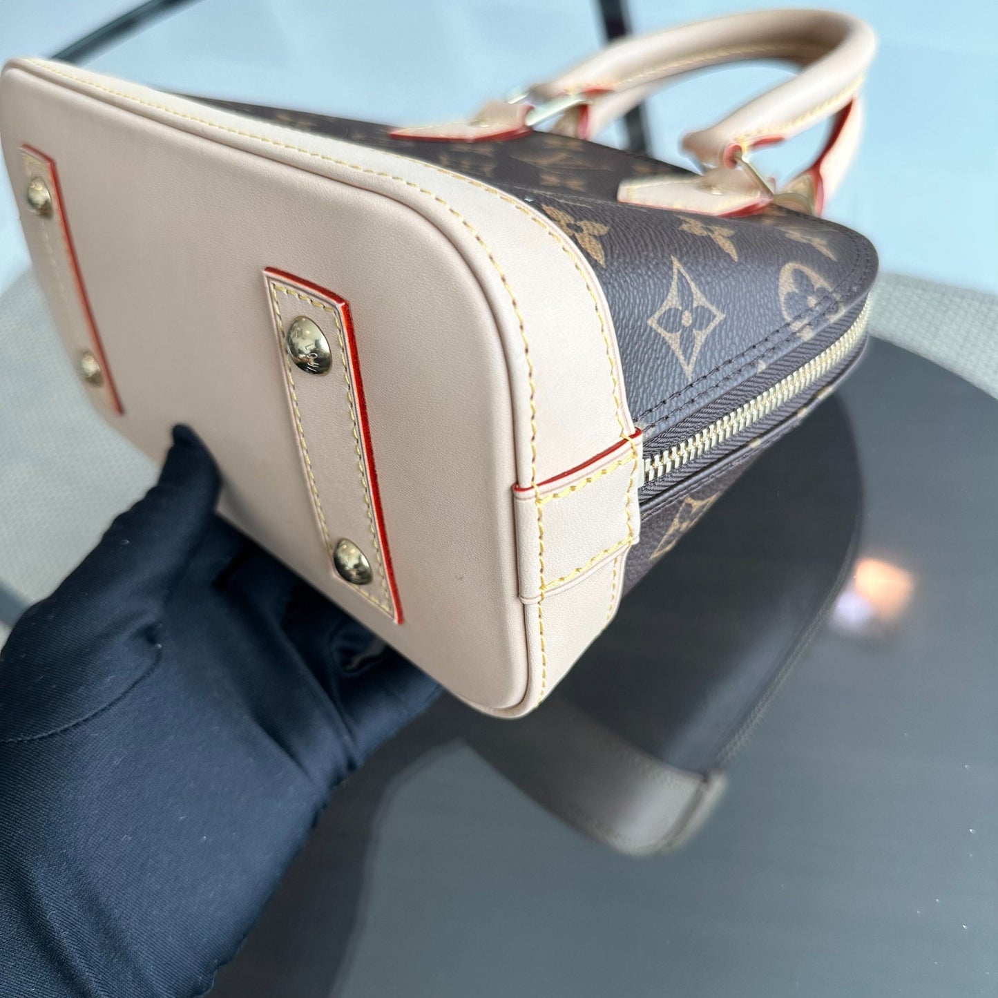 Kovancy Sac à bandoulière en cuir Alma BB Monogram