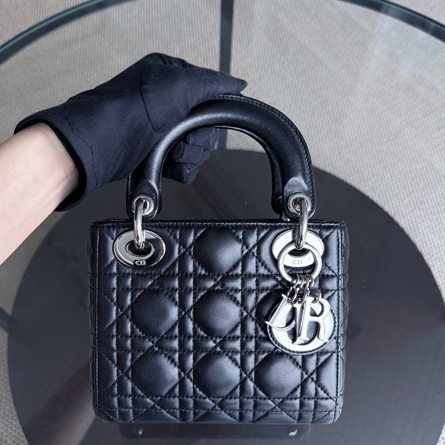 Kovancy Lady Mini - Sangle à chaîne en cuir d'agneau Cannage noir et matériel argenté