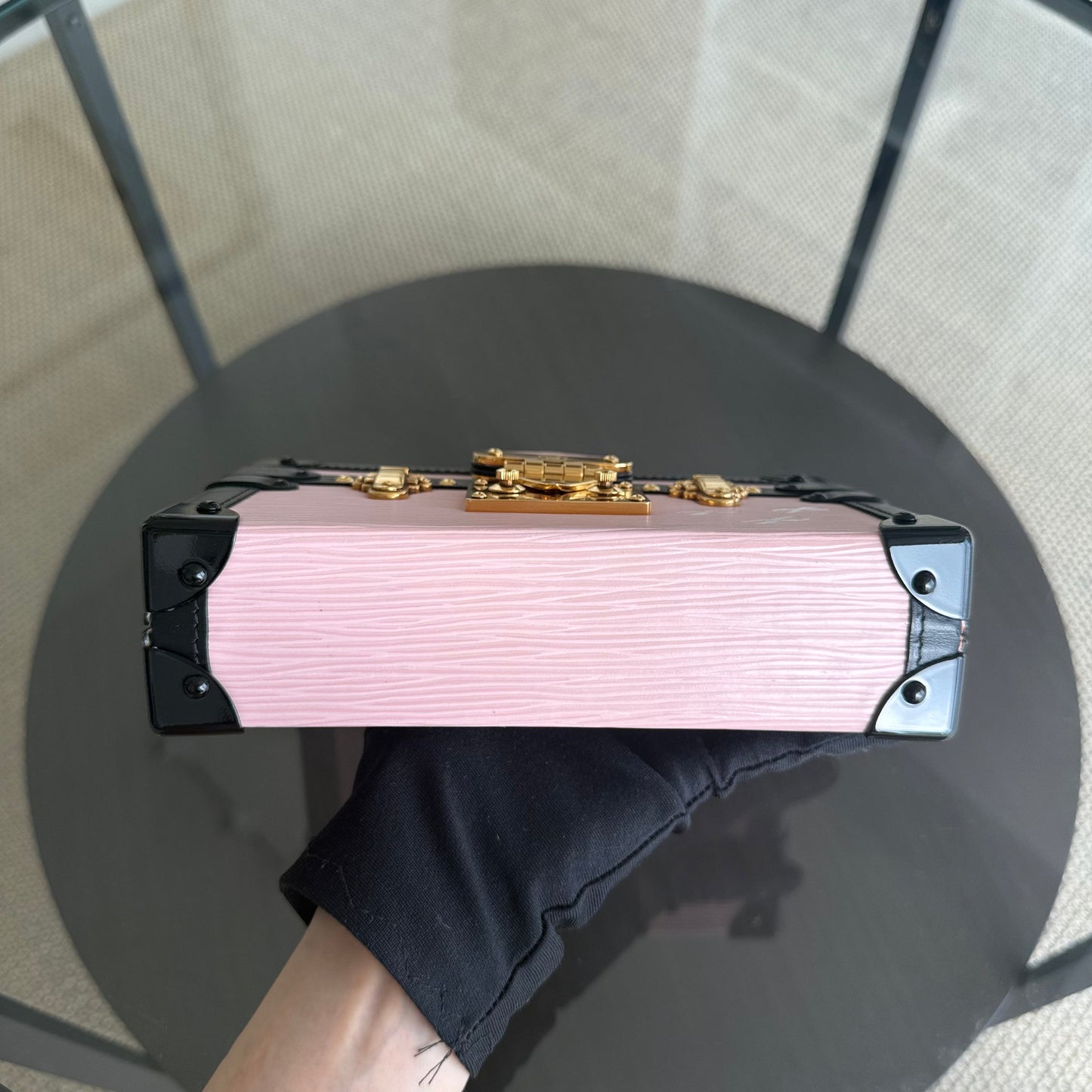 Kovancy Petite Malle - EPI Sac bandoulière rose clair avec accessoires dorés