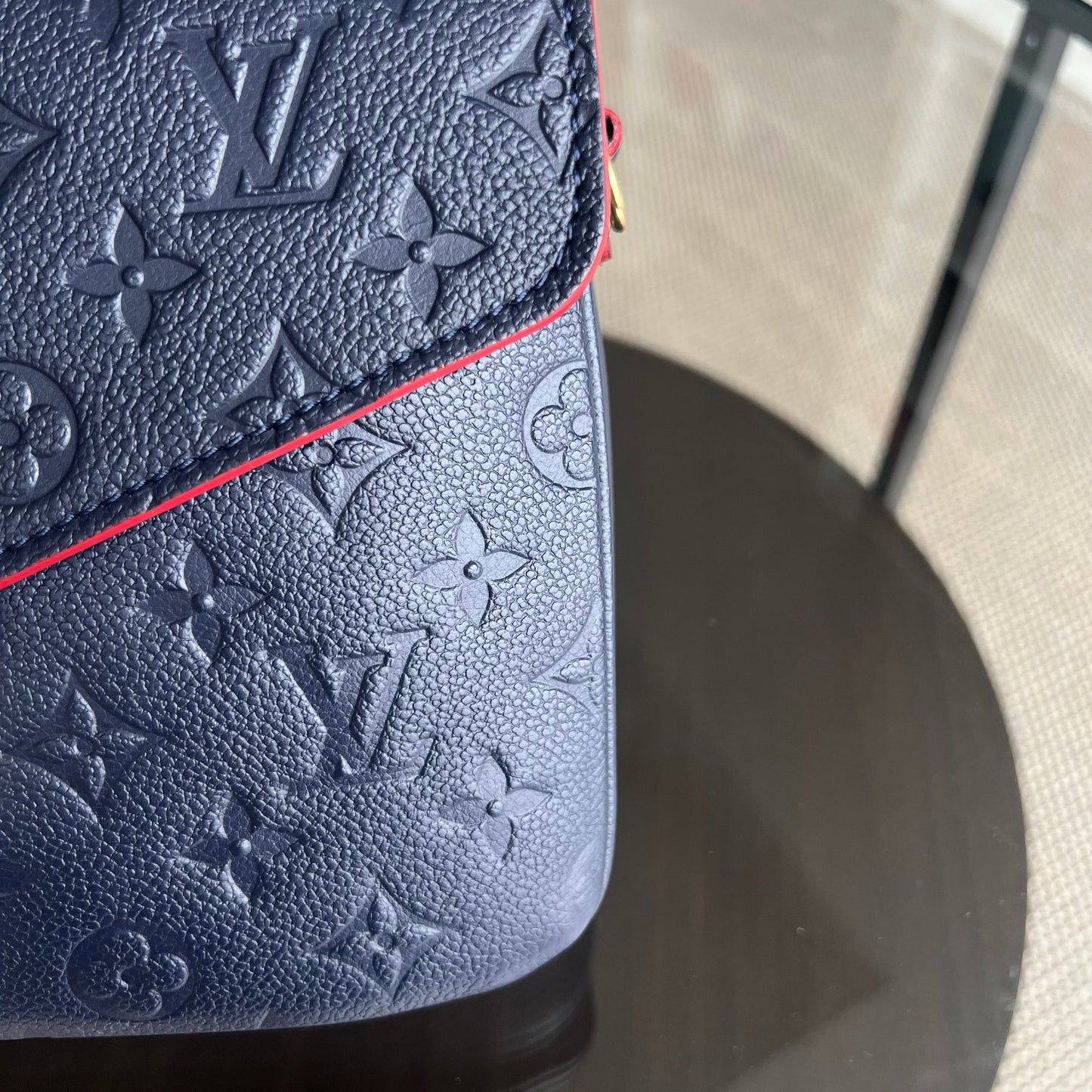 Kovancy Pochette Metis - Empreinte Monogram Marine Rouge Bleu Marine Or Quincaillerie