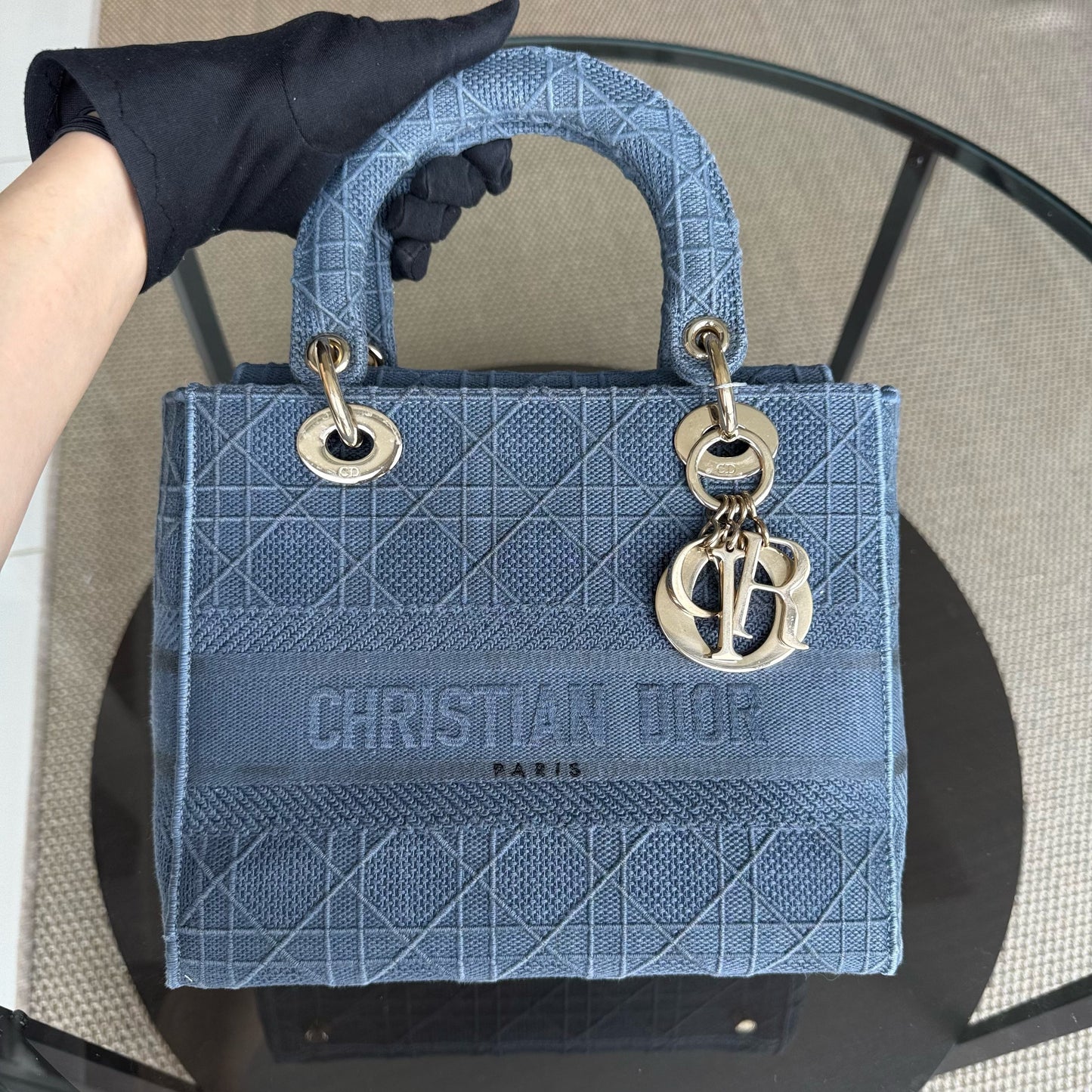 Kovancy Lady D-Lite - Cannage brodé bleu denim clair avec accessoires dorés