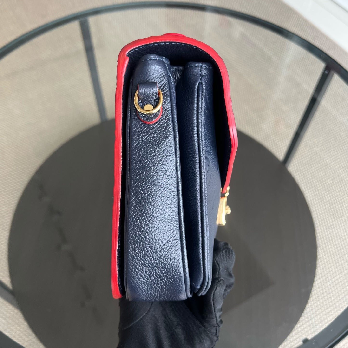 Kovancy Pochette Metis - Empreinte Monogram Marine Rouge Bleu Marine Or Quincaillerie