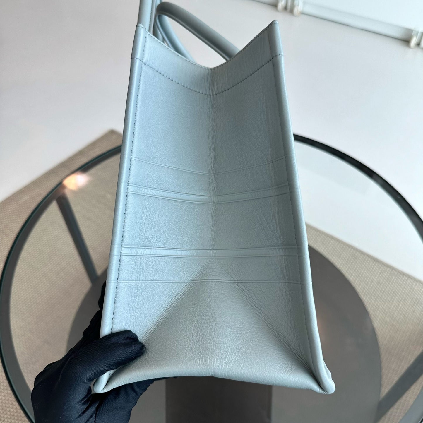 Kovancy Book Tote - Sac moyen 36 cm en cuir de veau gris