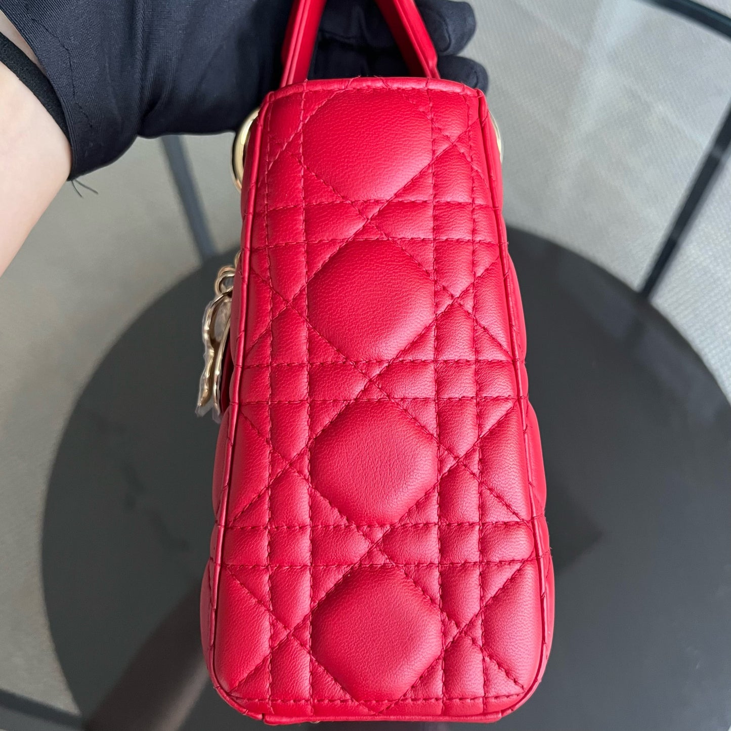 Kovancy Lady Petit rabat - Agneau Cannage, finitions or rouge