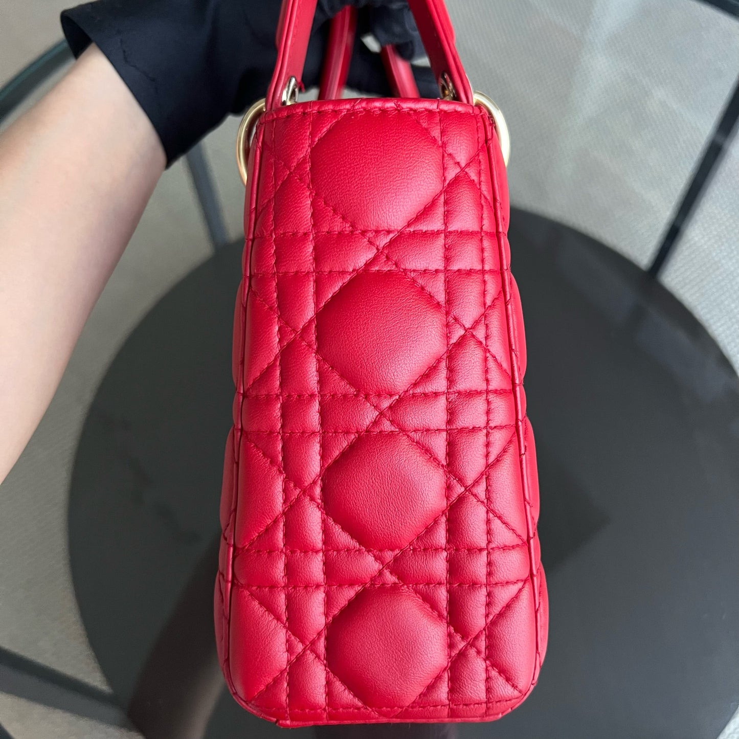 Kovancy Lady Petit rabat - Agneau Cannage, finitions or rouge