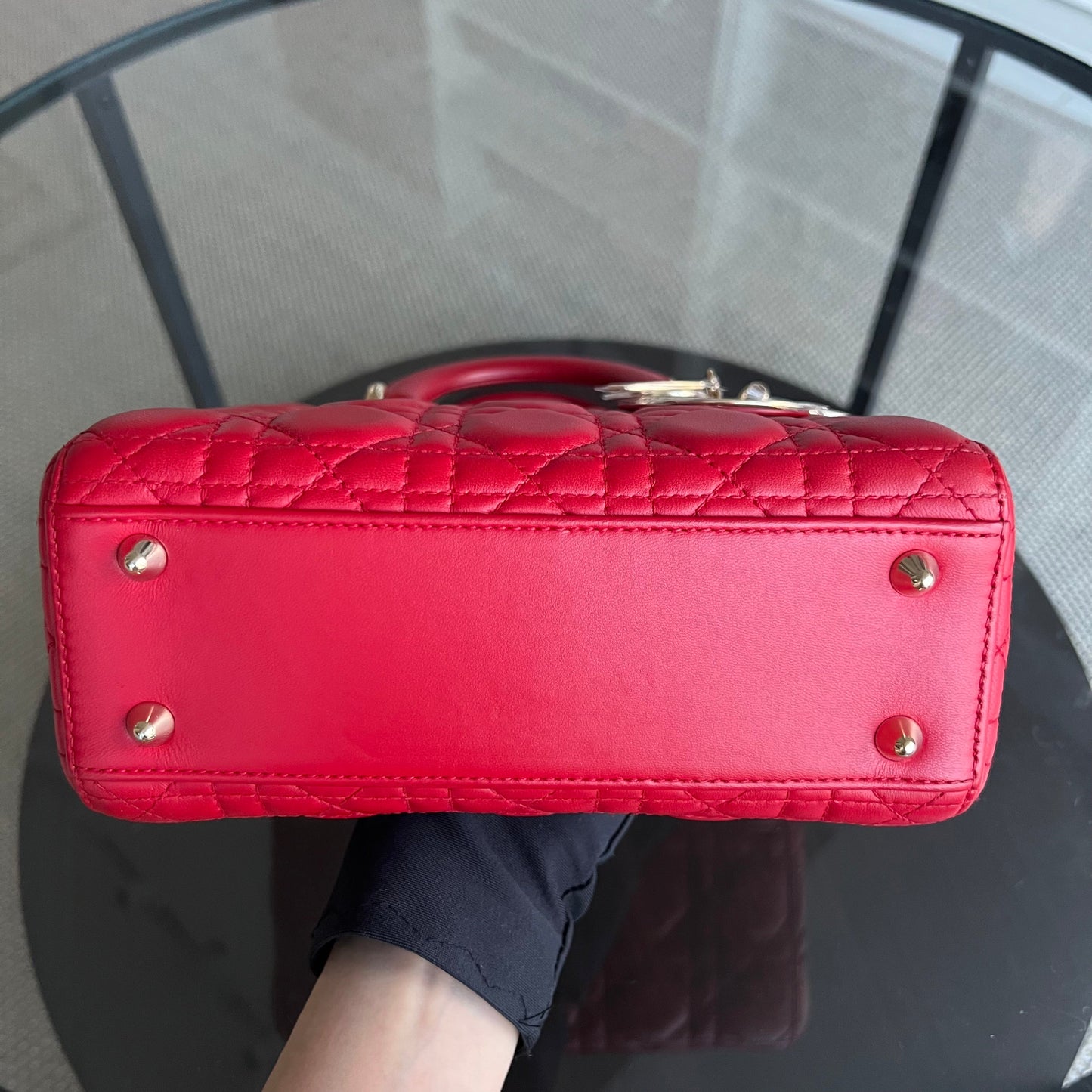 Kovancy Lady Petit rabat - Agneau Cannage, finitions or rouge