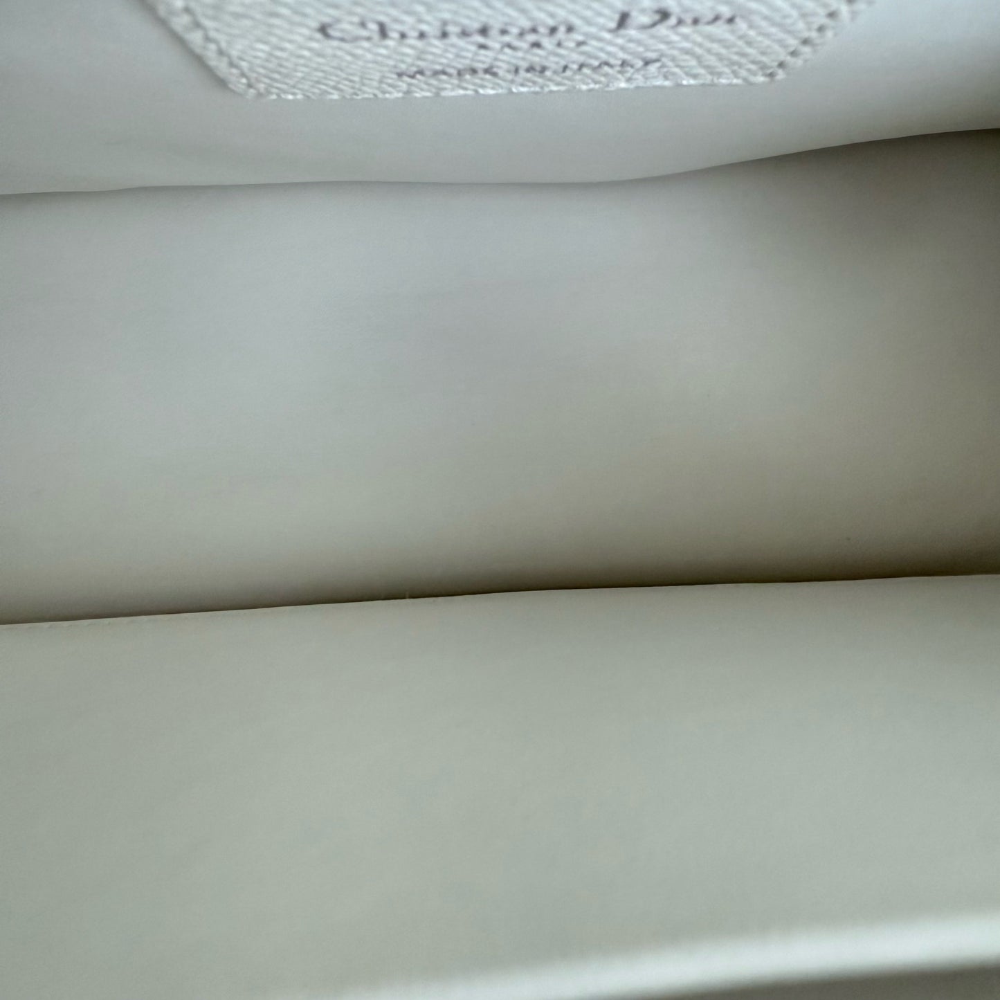 Kovancy 30 Montaigne - Cuir de veau grainé blanc, accastillage argenté