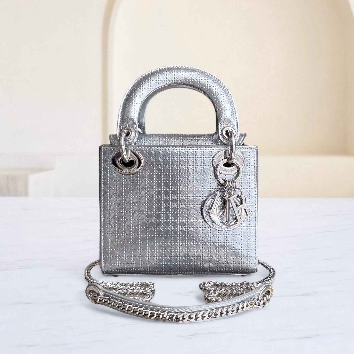 Kovancy Lady Mini - Bandoulière chaîne en cuir de veau métallisé Micro Cannage avec quincaillerie argentée