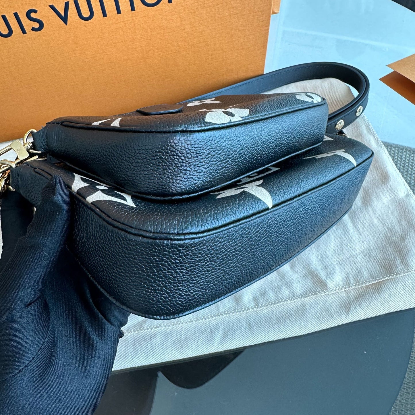 Kovancy Multi Pochette Monogram Empriente Cuir Noir