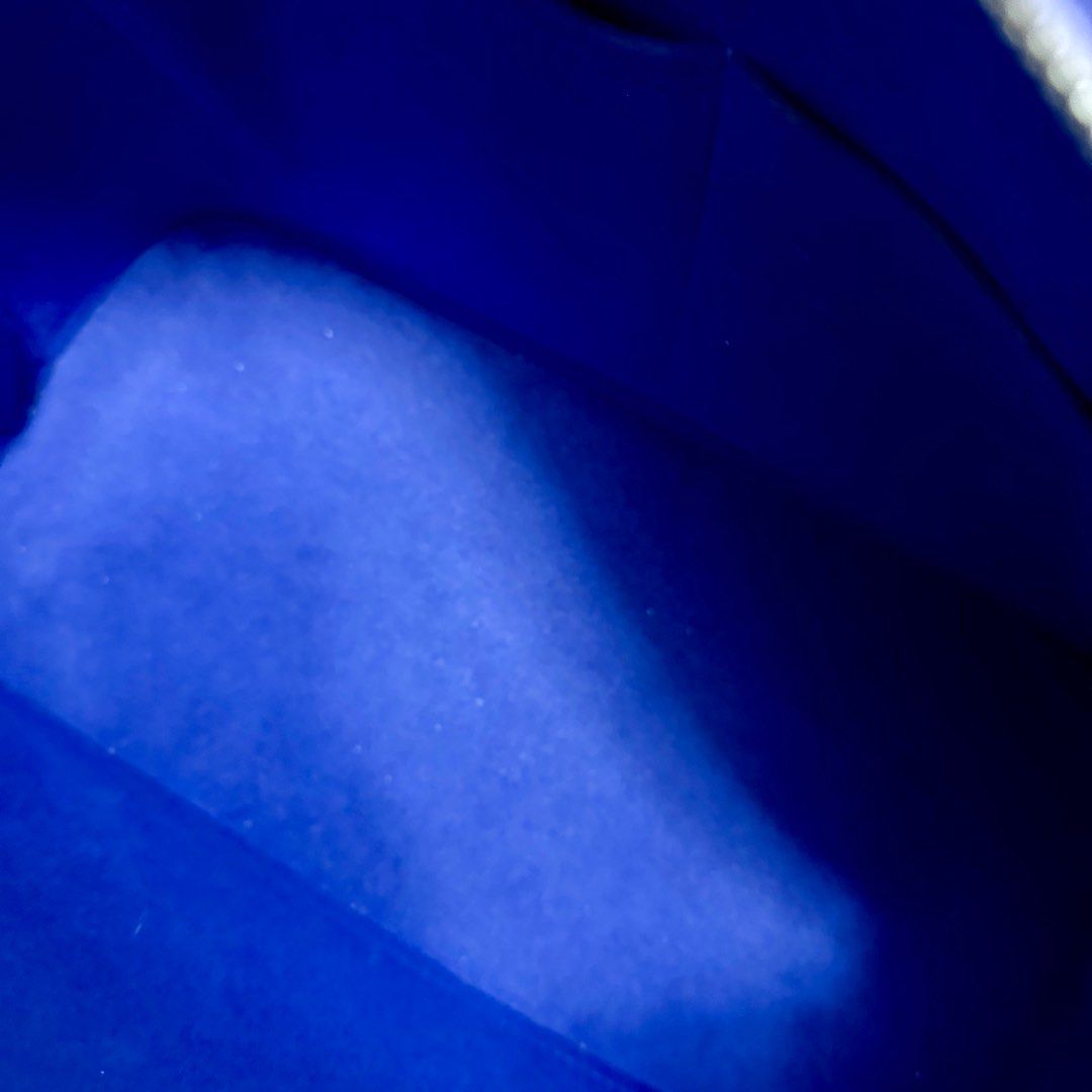 LVT Alma PM EPI Blue Leather SHW