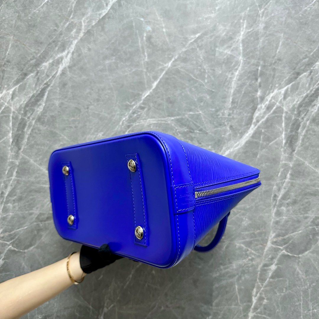 LVT Alma PM EPI Blue Leather SHW