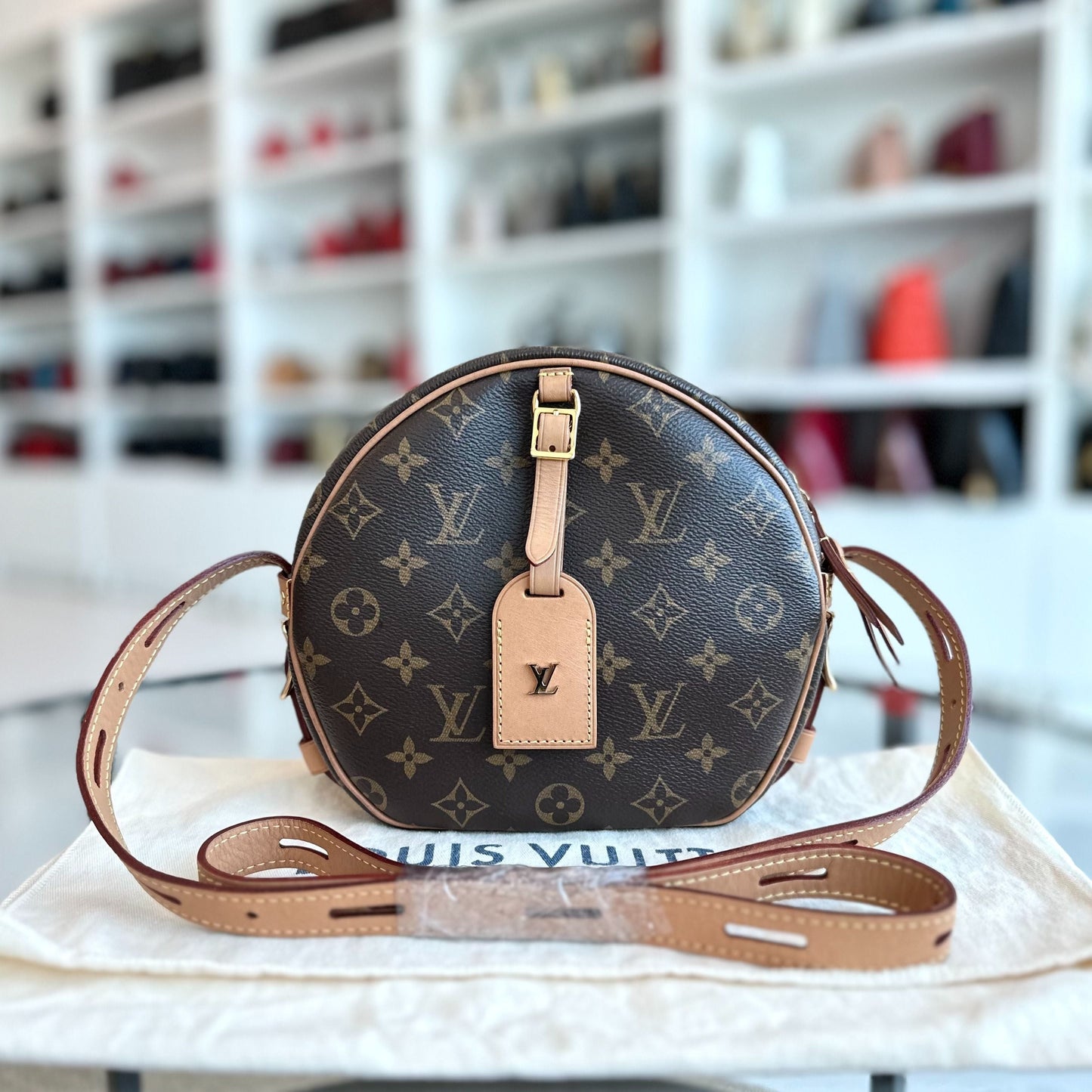 Kovancy Boîte Chapeau Souple MM Monogram Canvas Bag