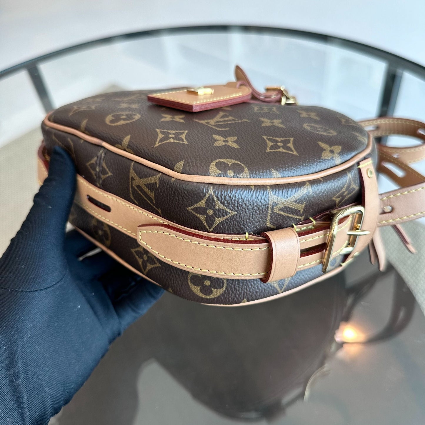 Kovancy Boîte Chapeau Souple MM Monogram Canvas Bag
