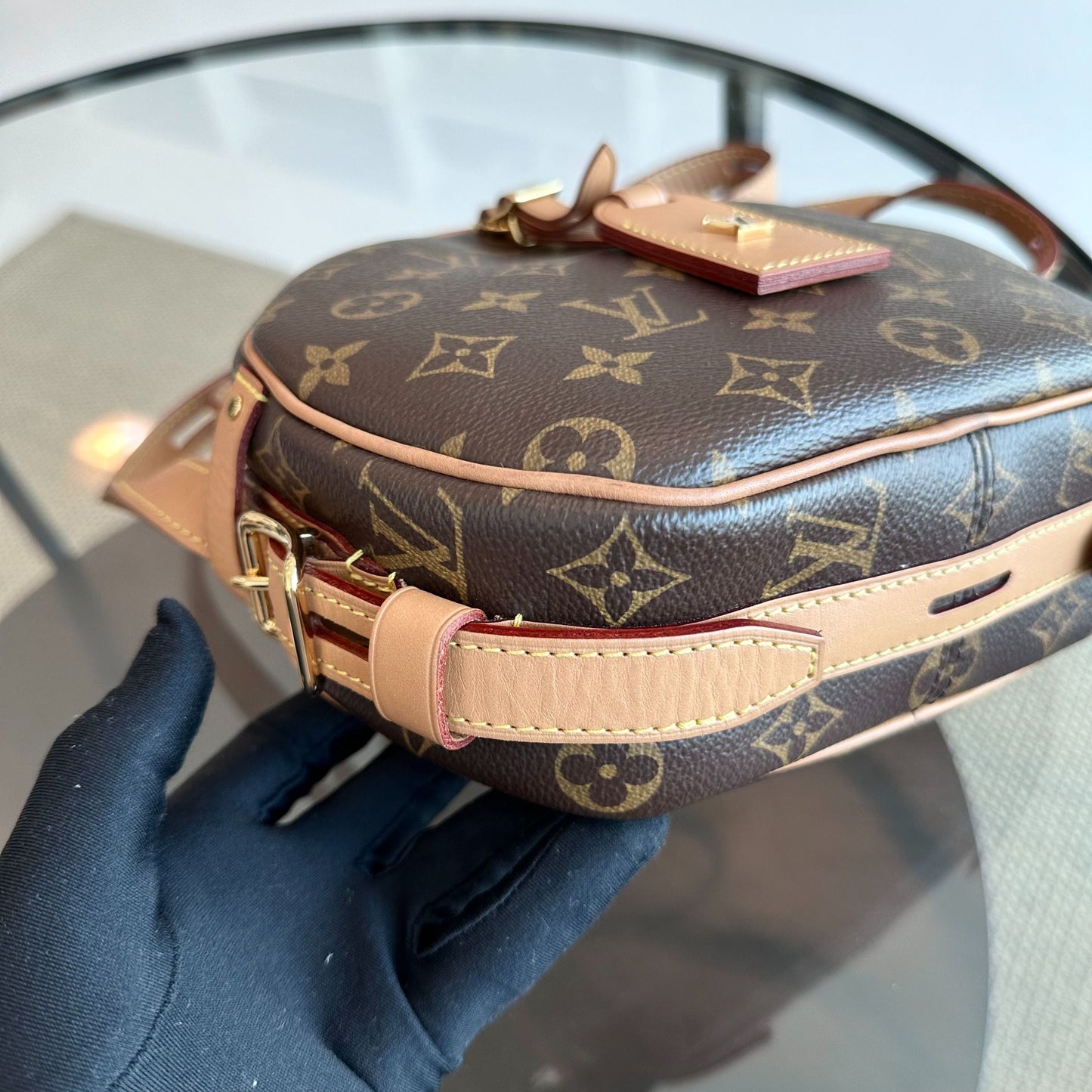 Kovancy Boîte Chapeau Souple MM Monogram Canvas Bag