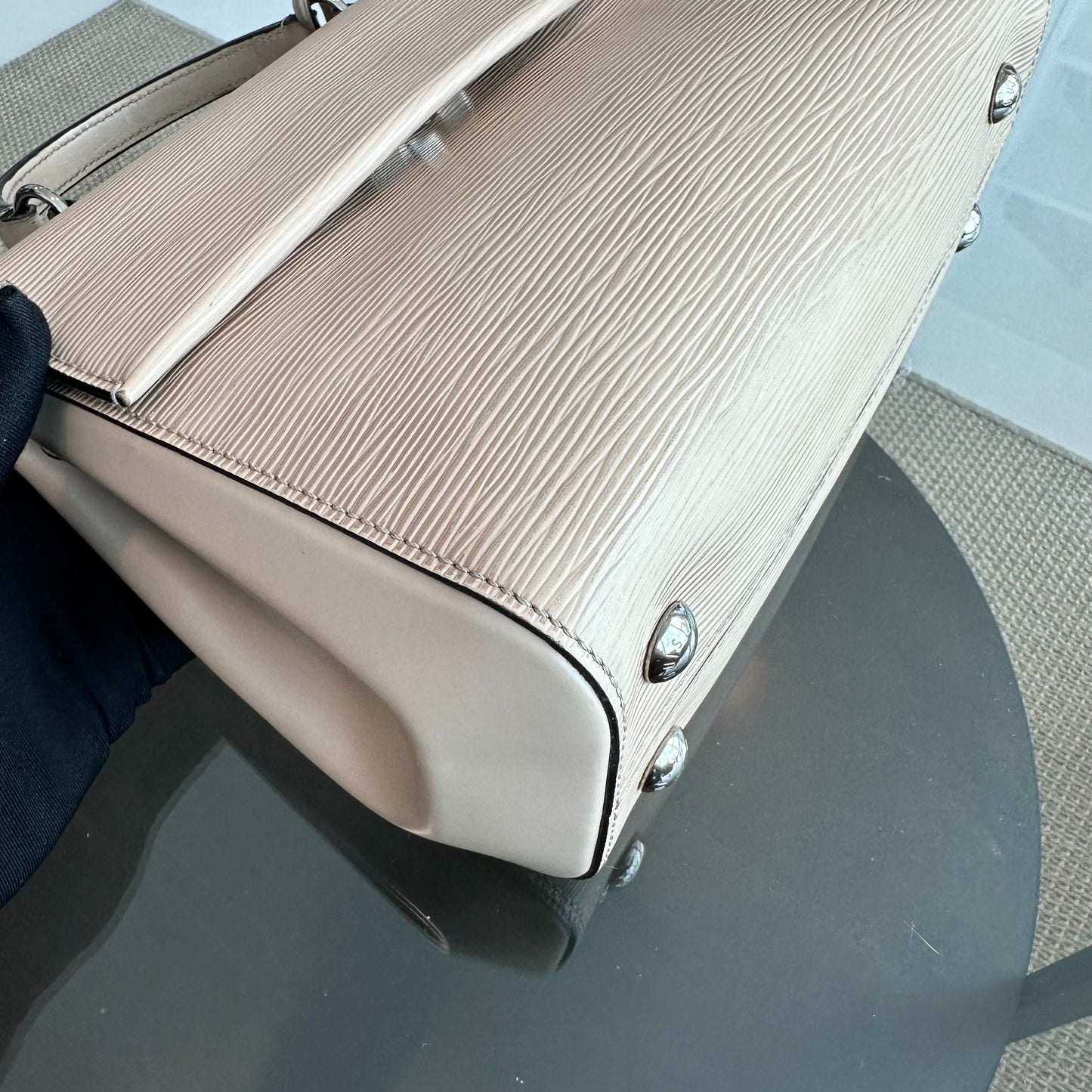 LVT Cluny MM shoulder bag in beige EPI leather