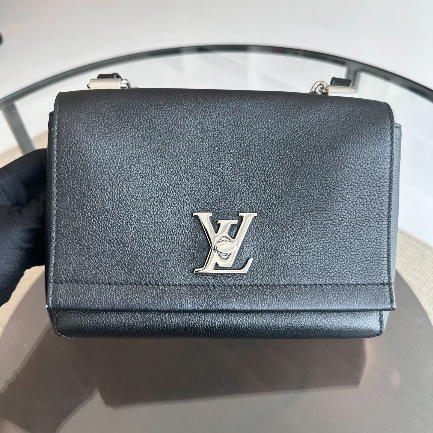Kovancy Sac bandoulière en cuir de veau Lockme II Noir SHW