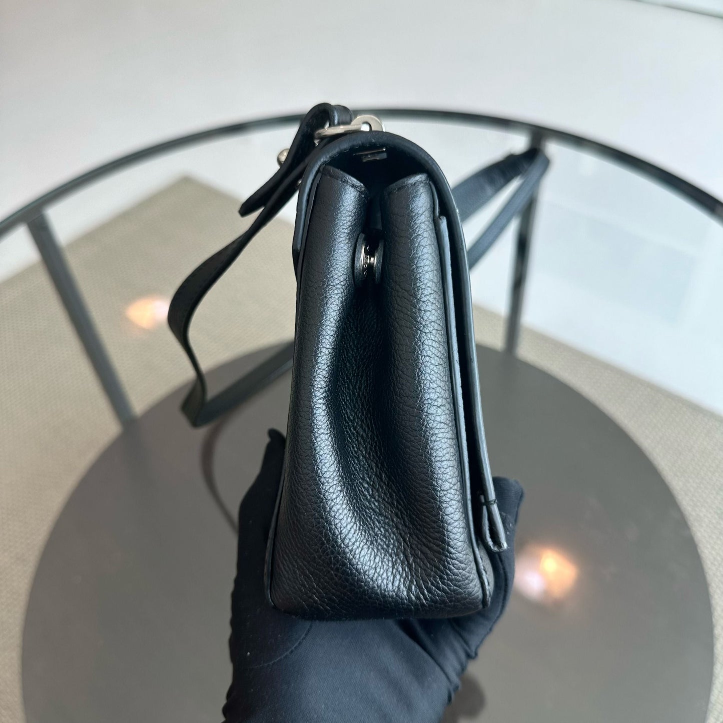 Kovancy Sac bandoulière en cuir de veau Lockme II Noir SHW