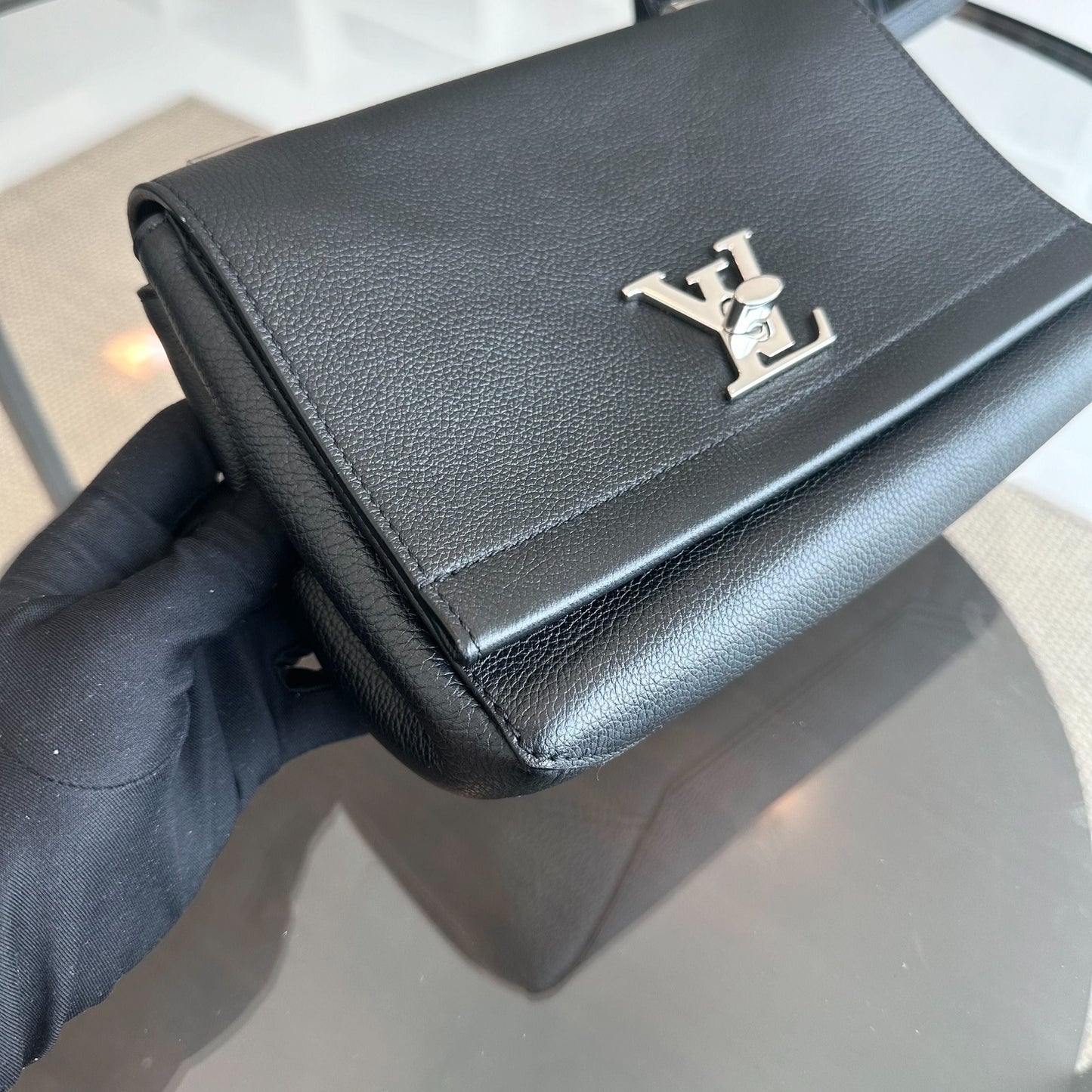 Kovancy Sac bandoulière en cuir de veau Lockme II Noir SHW