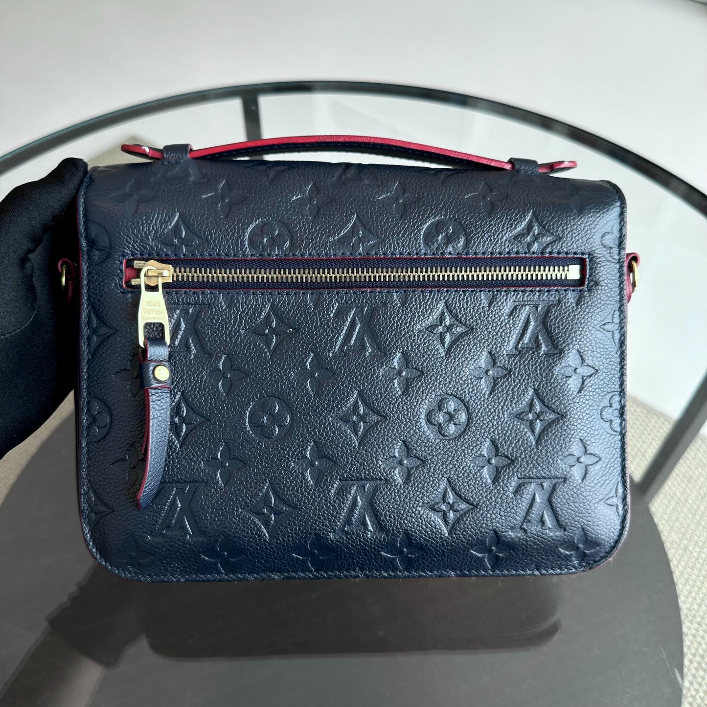 Kovancy Pochette Metis Empreinte Cuir Marine Rogue Bleu Foncé GHW