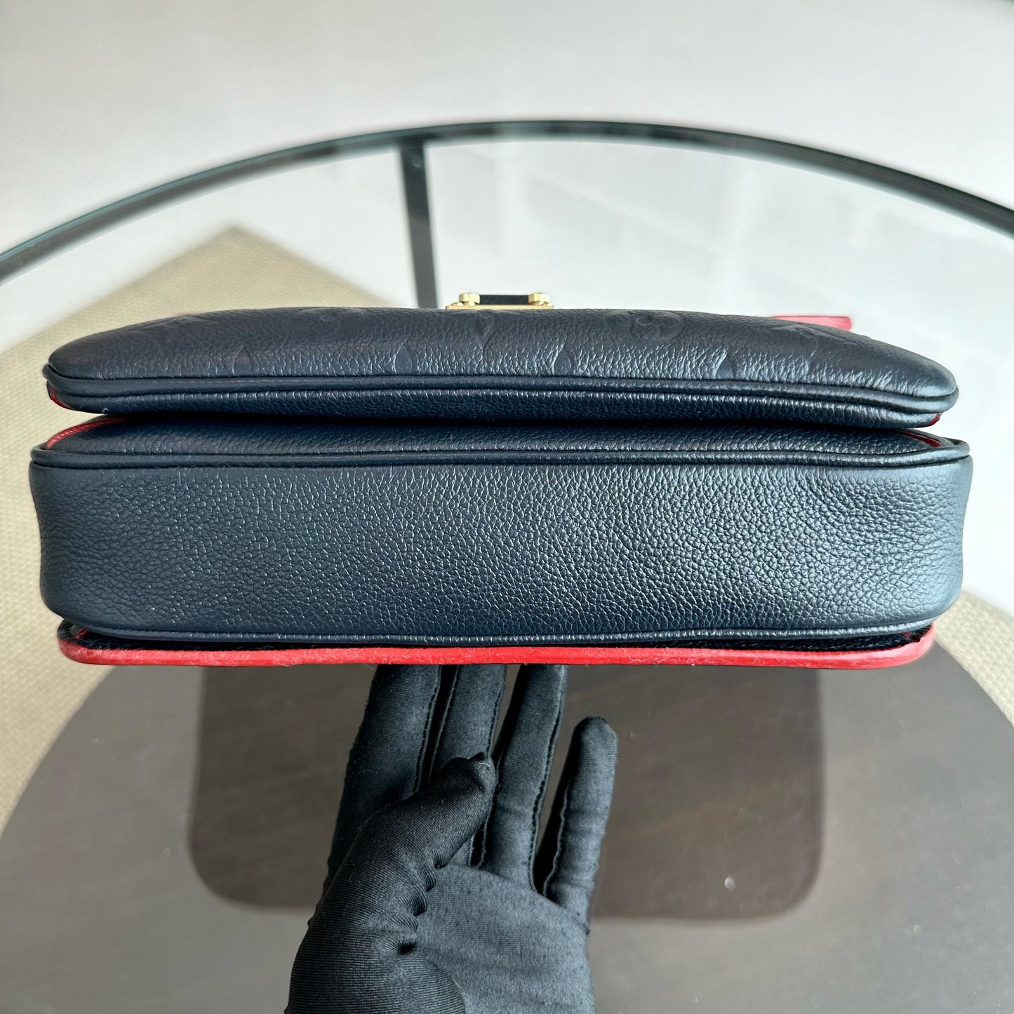 Kovancy Pochette Metis Empreinte Cuir Marine Rogue Bleu Foncé GHW