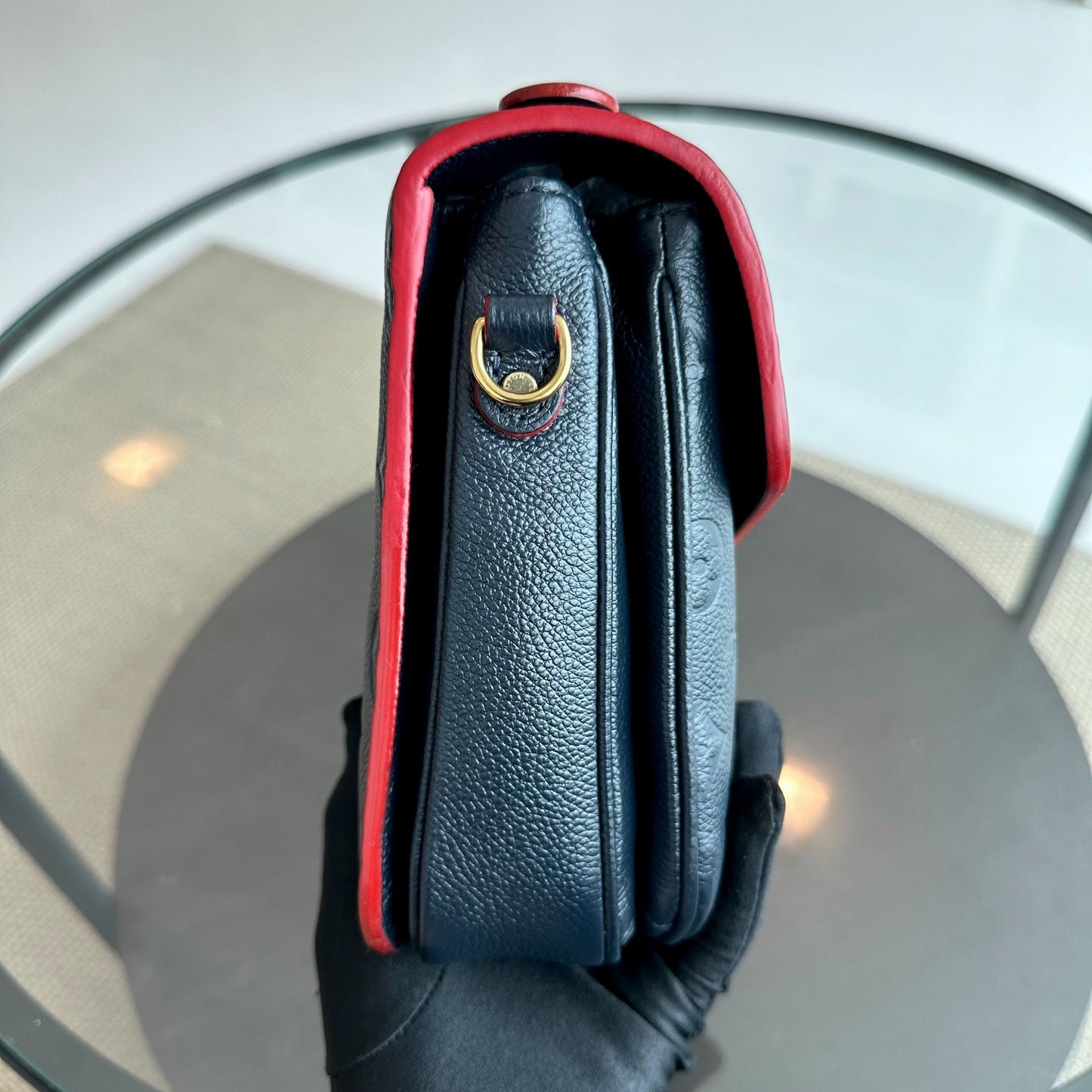 Kovancy Pochette Metis Empreinte Cuir Marine Rogue Bleu Foncé GHW