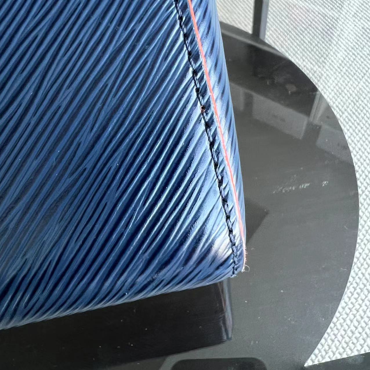 LVT Twist EPI Leather Blue MM Silver Hardware