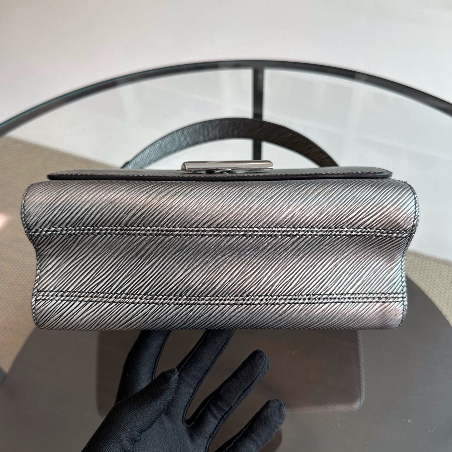 Kovancy Twist MM EPI Cuir Argent GHW