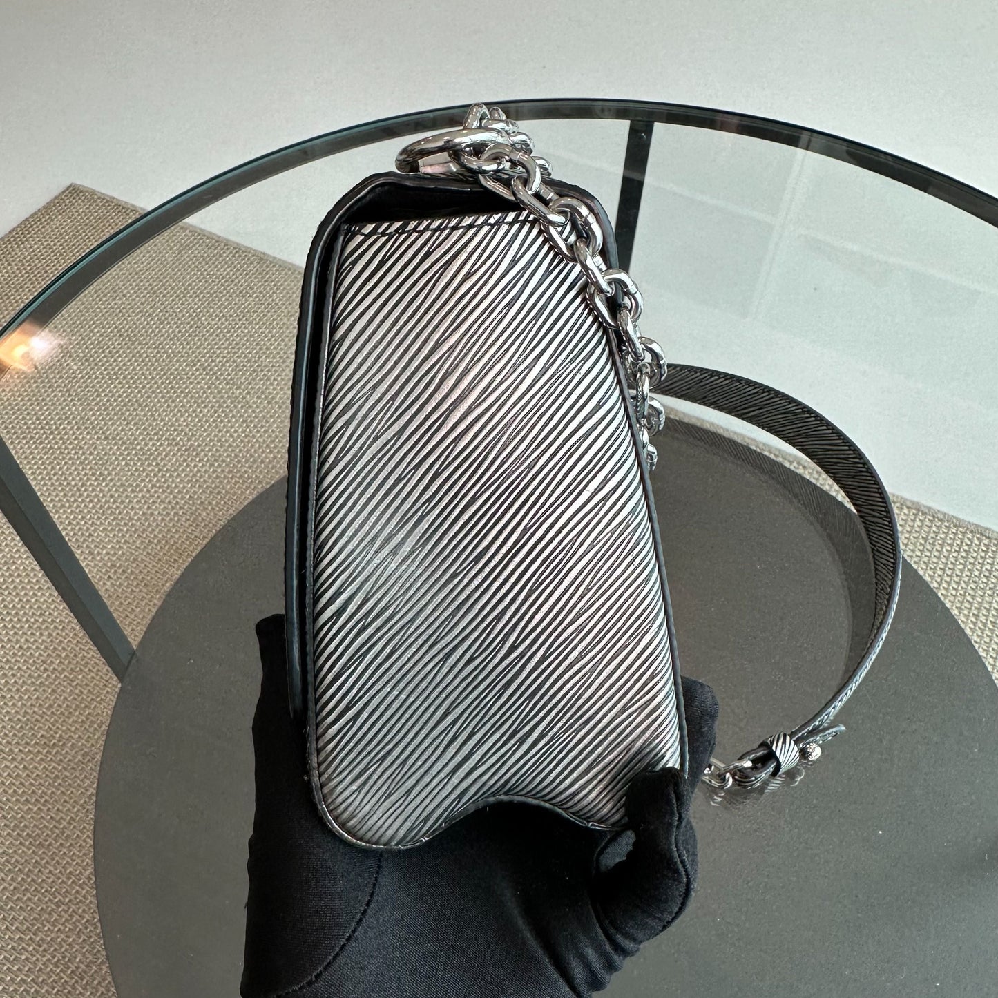 Kovancy Twist MM EPI Cuir Argent GHW