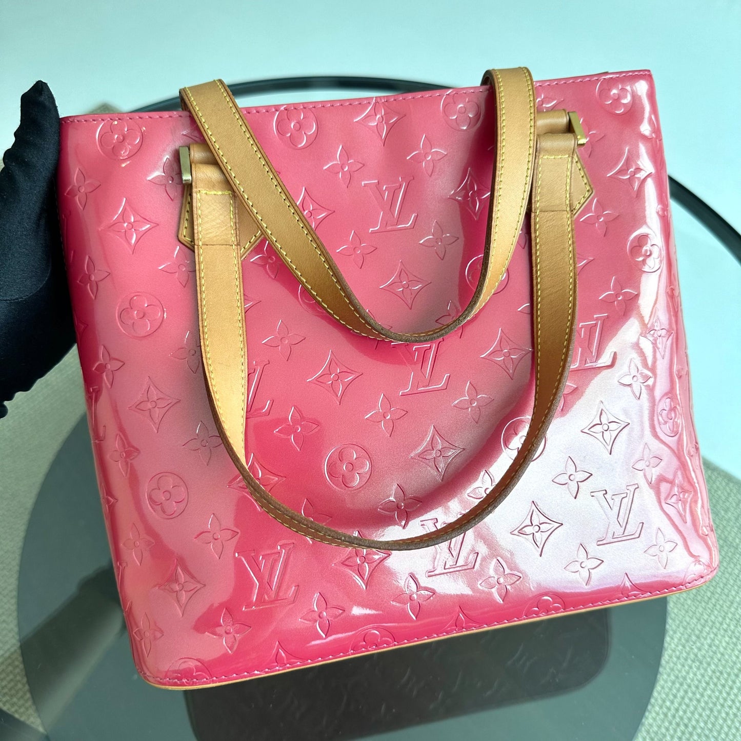 Kovancy Sac à bandoulière Vernis PM en cuir verni Monogram rouge