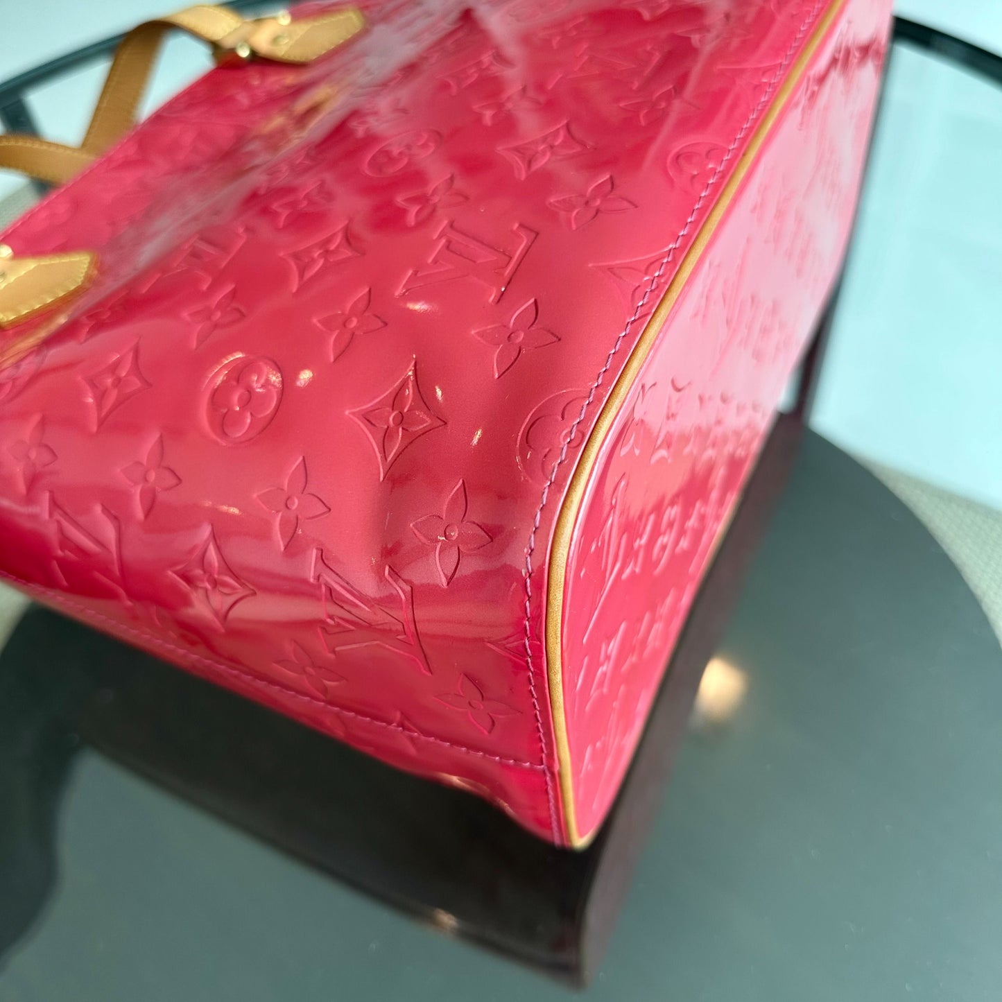 Kovancy Sac à bandoulière Vernis PM en cuir verni Monogram rouge
