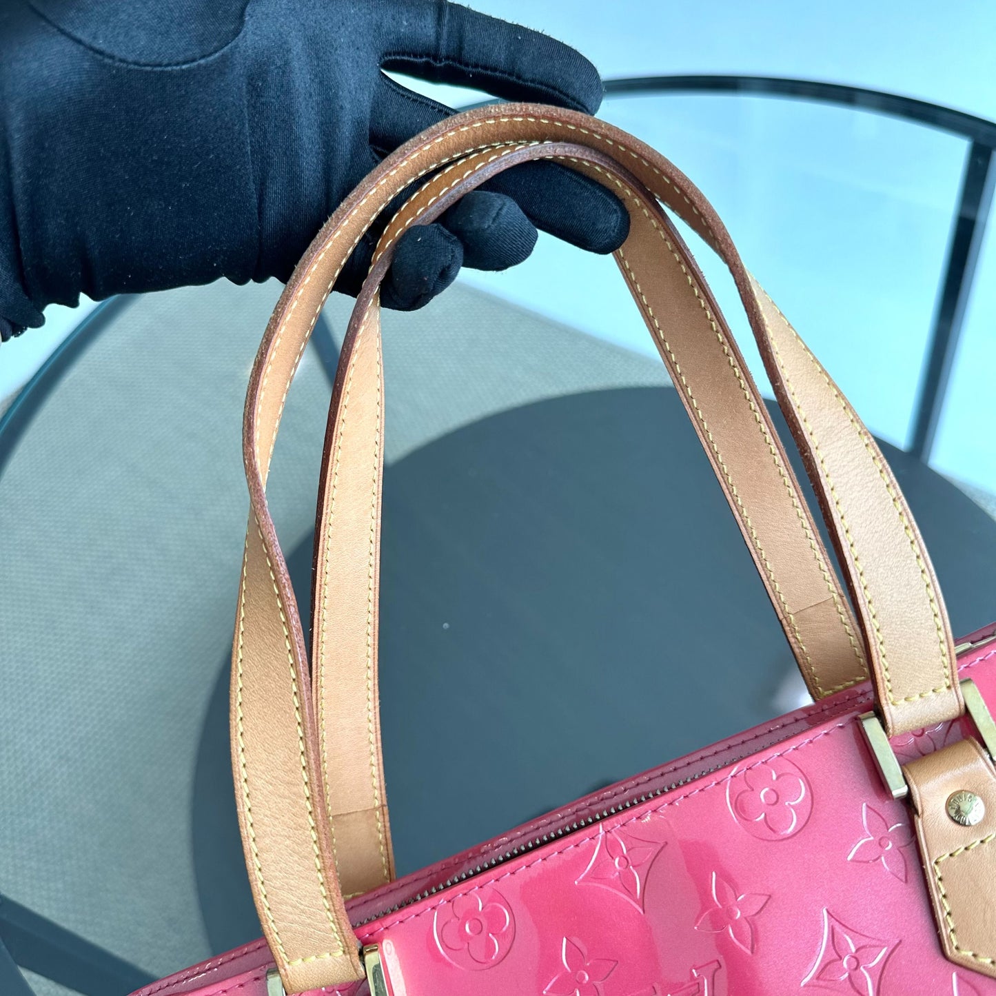 Kovancy Sac à bandoulière Vernis PM en cuir verni Monogram rouge