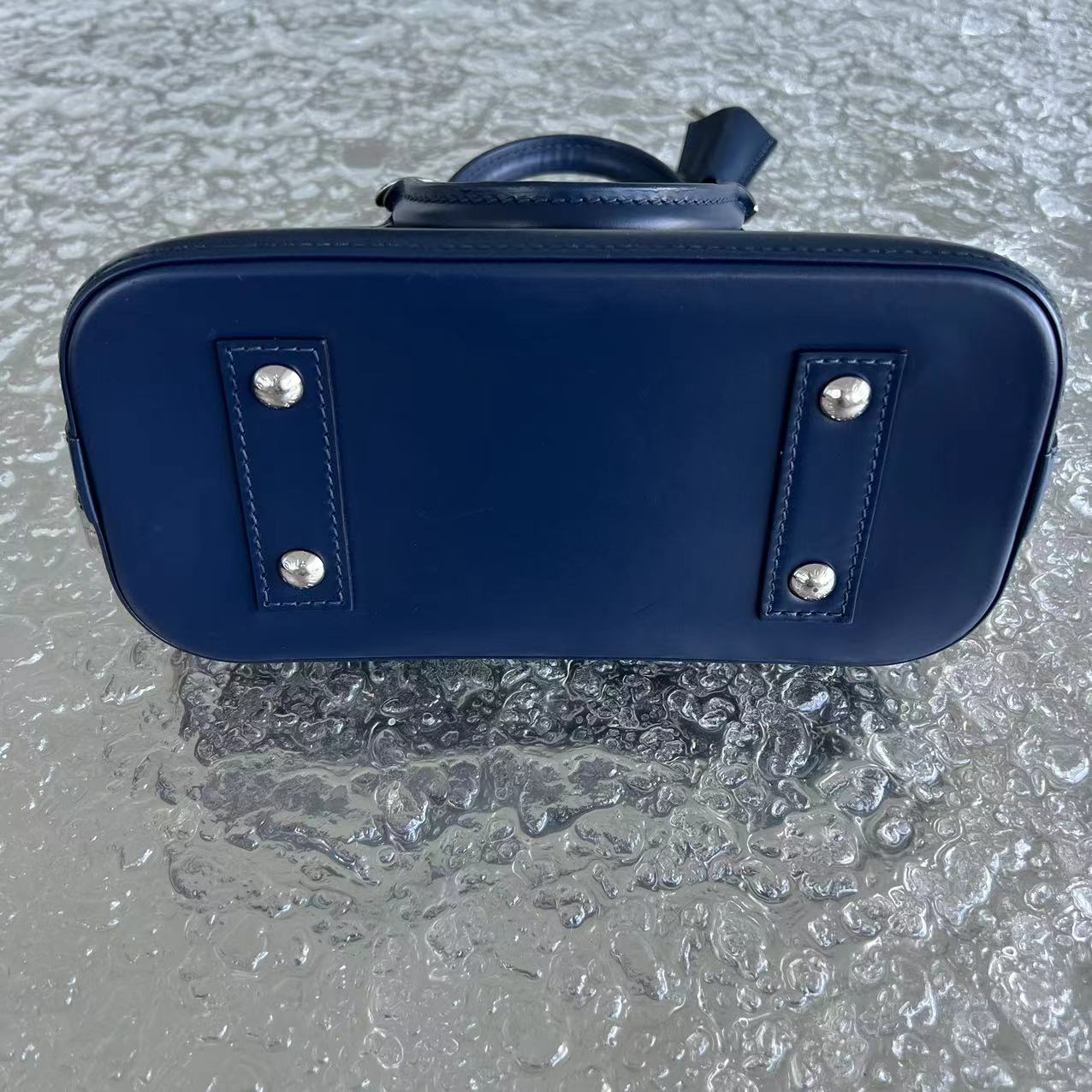 LVT Alma BB EPI Dark Blue Leather SHW
