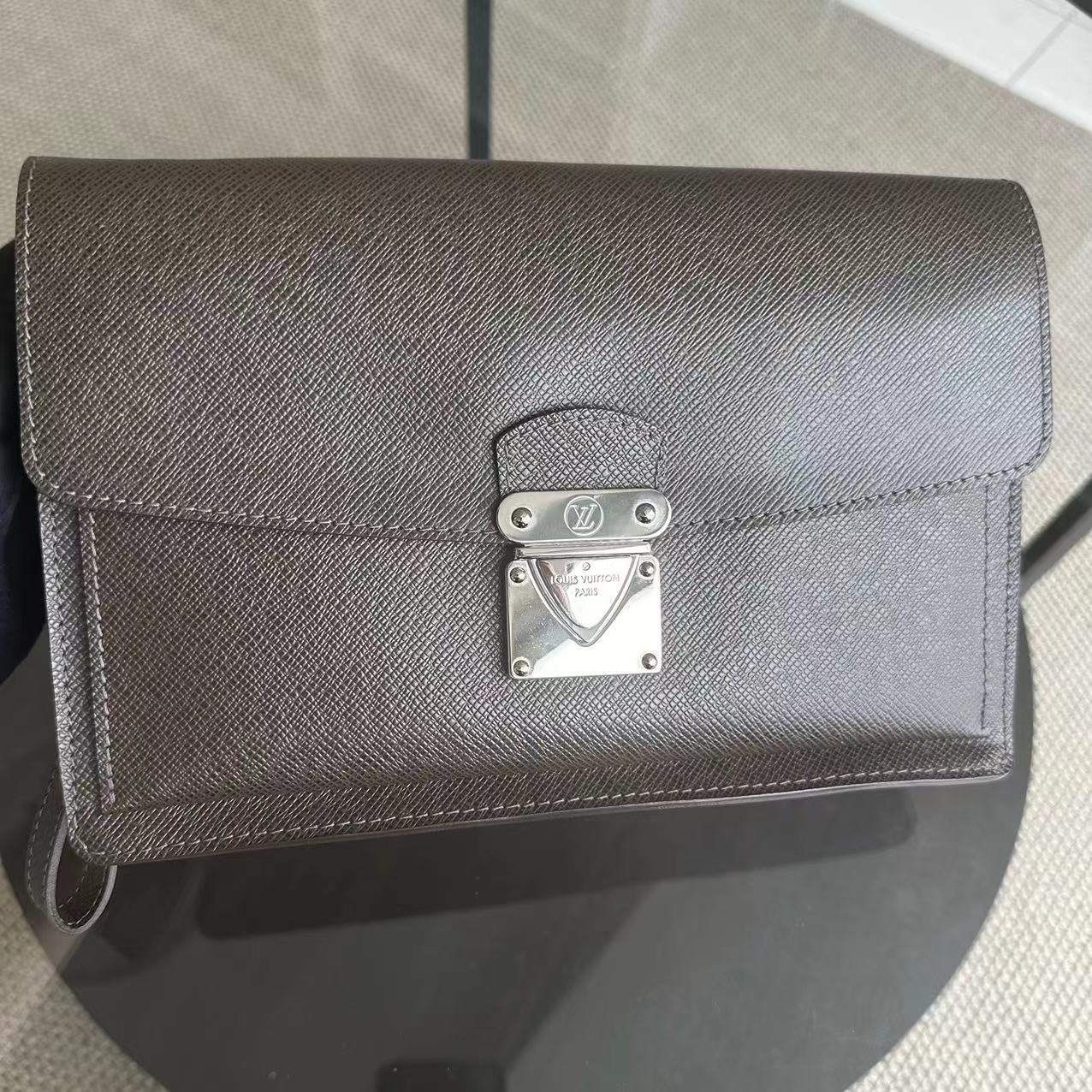 Kovancy Belaia Pochette Taiga Cuir Marron SHW