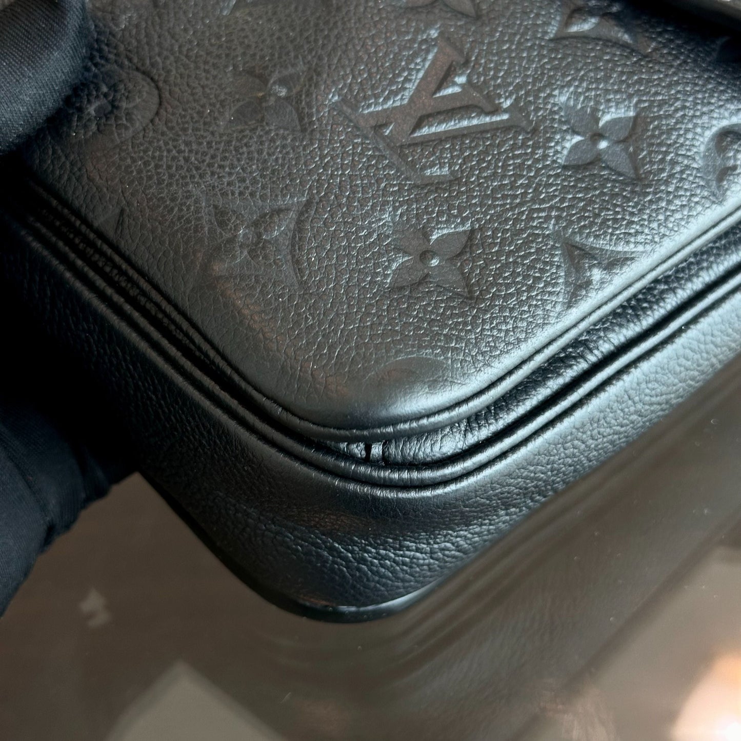 Kovancy Pochette Metis Monogram Empreinte Cuir Noir Nior GHW