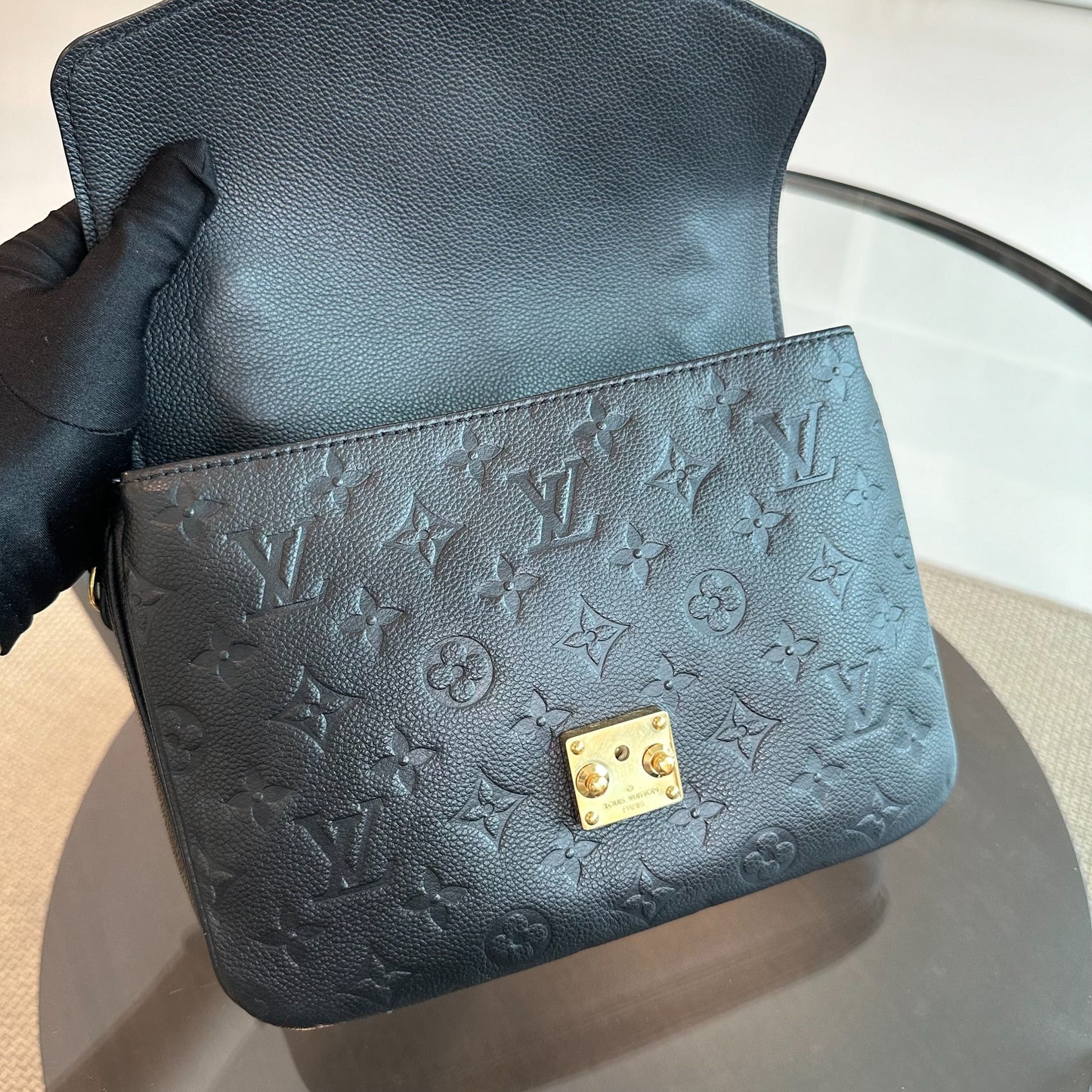 Kovancy Pochette Metis MM Nior Monogram Empreinte Cuir Noir