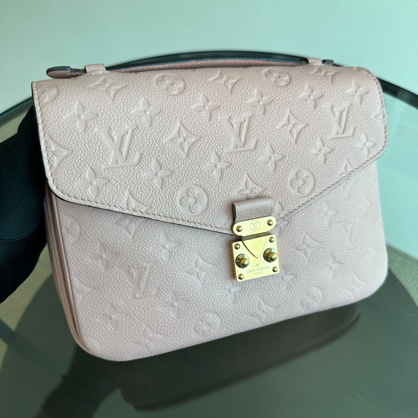 Kovancy Pochette Metis Sakura Cuir de veau rose GHW