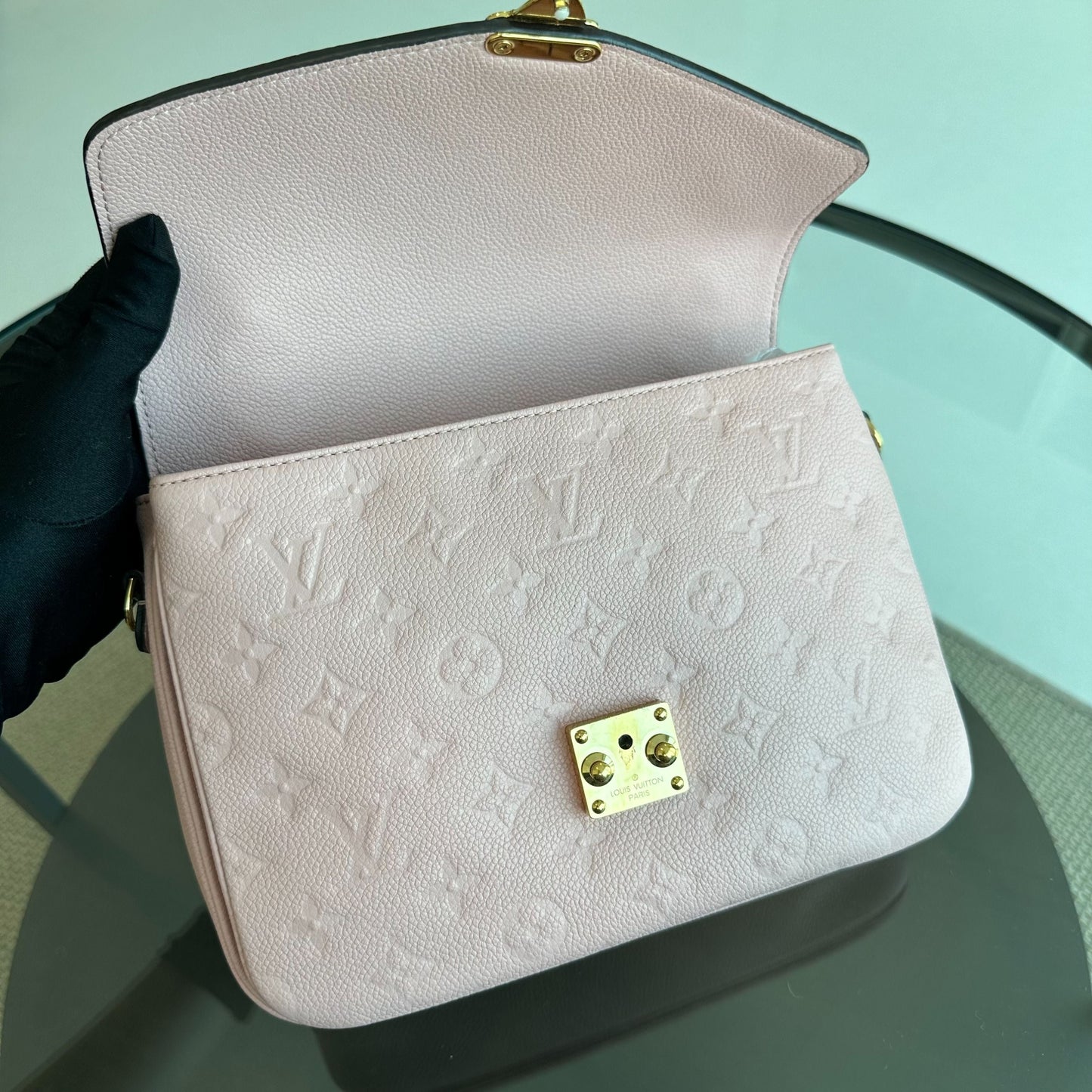 Kovancy Pochette Metis Sakura Cuir de veau rose GHW